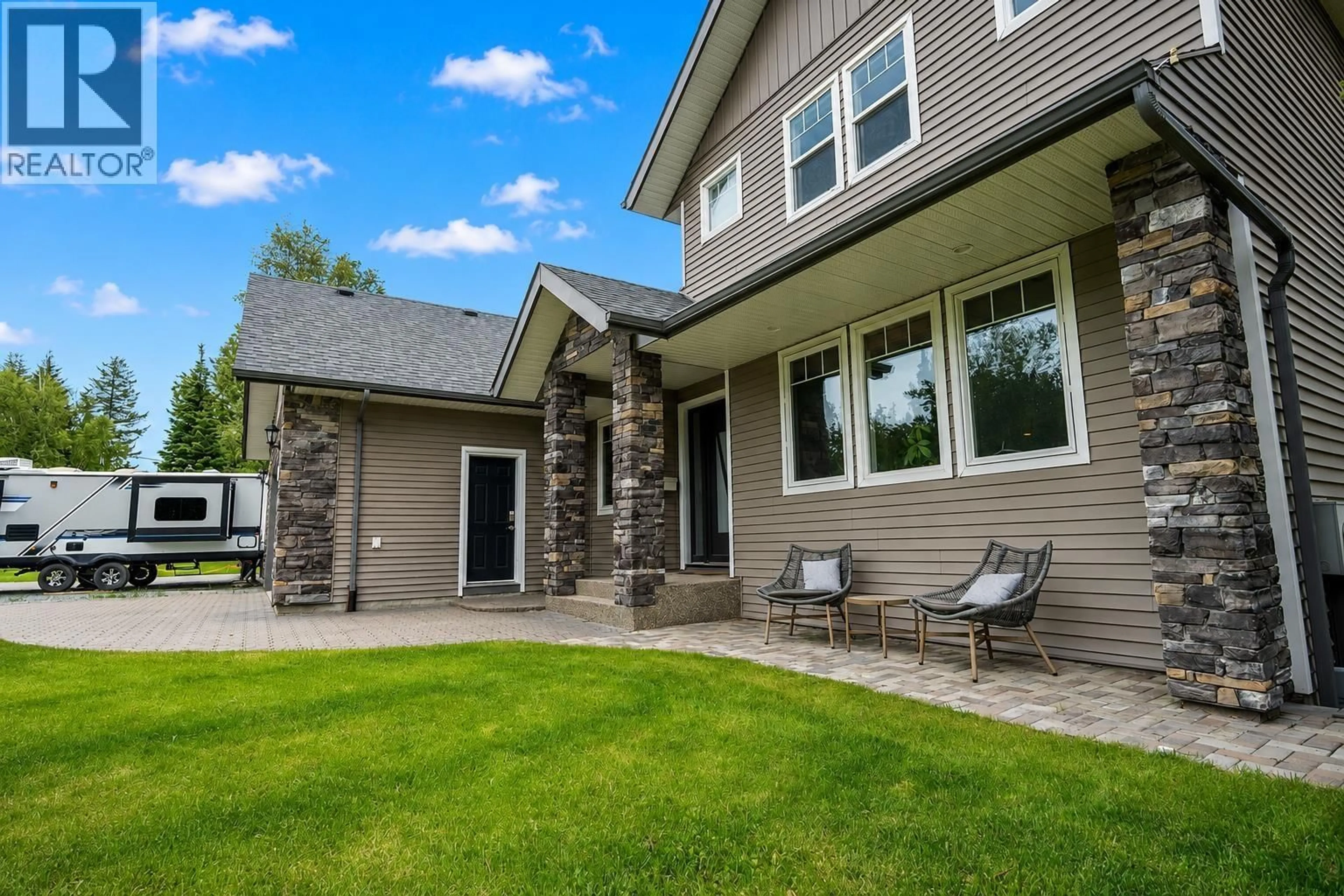 Home with vinyl exterior material, unknown for 3016 RIDGEVIEW DRIVE, Prince George British Columbia V2K3R9