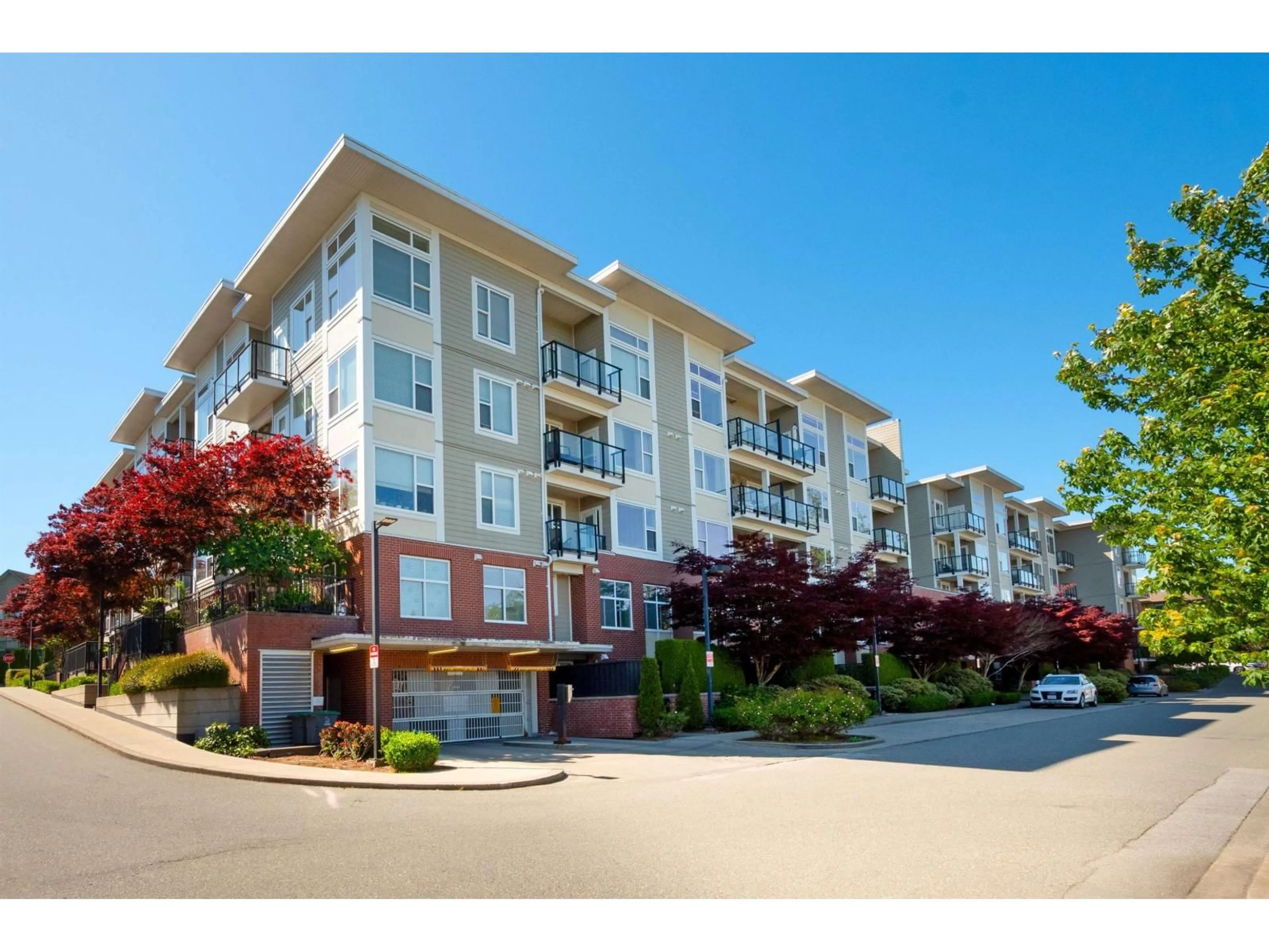 A pic from outside/outdoor area/front of a property/back of a property/a pic from drone, unknown for 304 - 15956 86A AVENUE, Surrey British Columbia V4N6N8