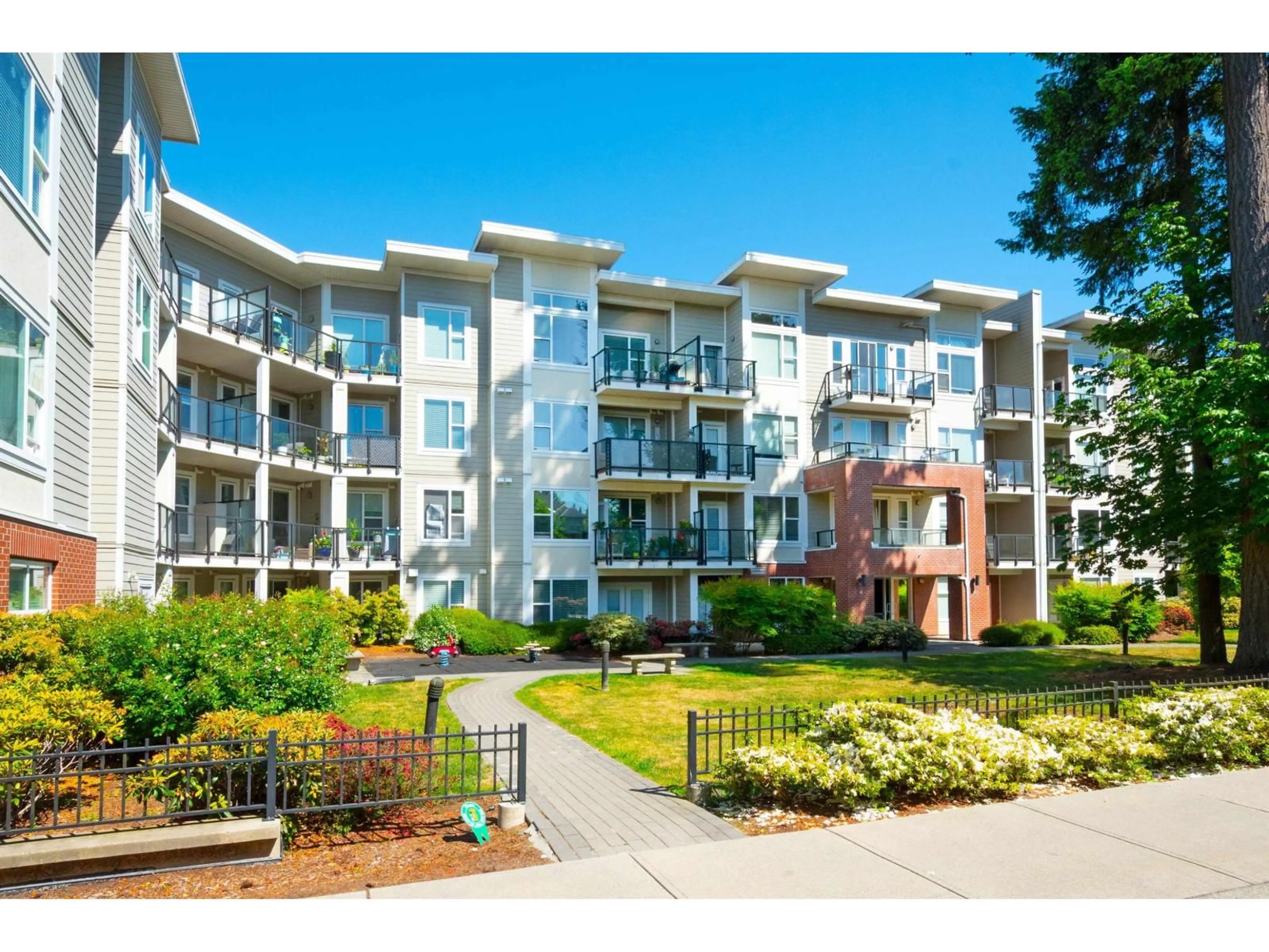 Unknown for 304 - 15956 86A AVENUE, Surrey British Columbia V4N6N8