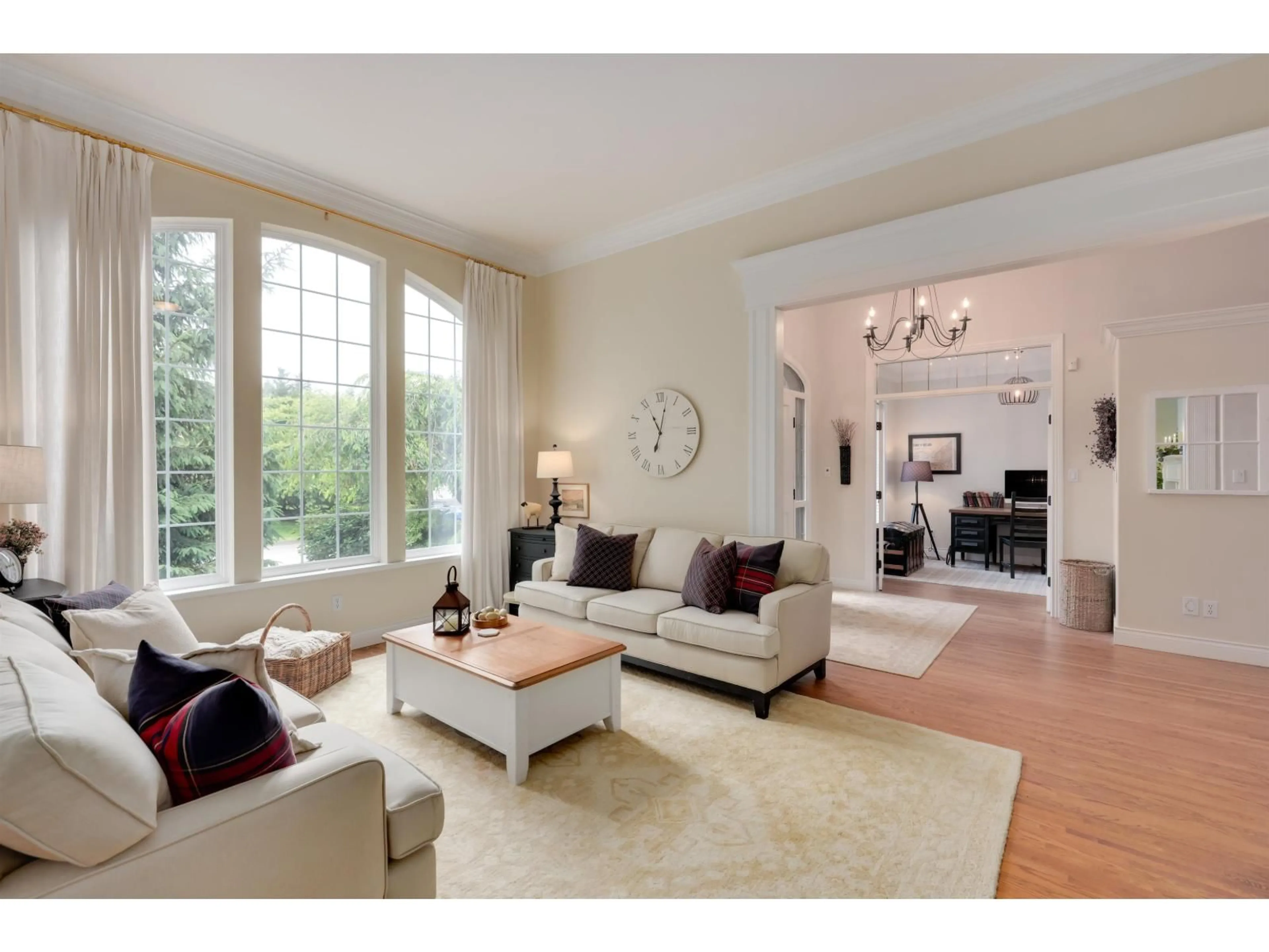 Living room with furniture, unknown for 2310 133 STREET, Surrey British Columbia V4A9T7
