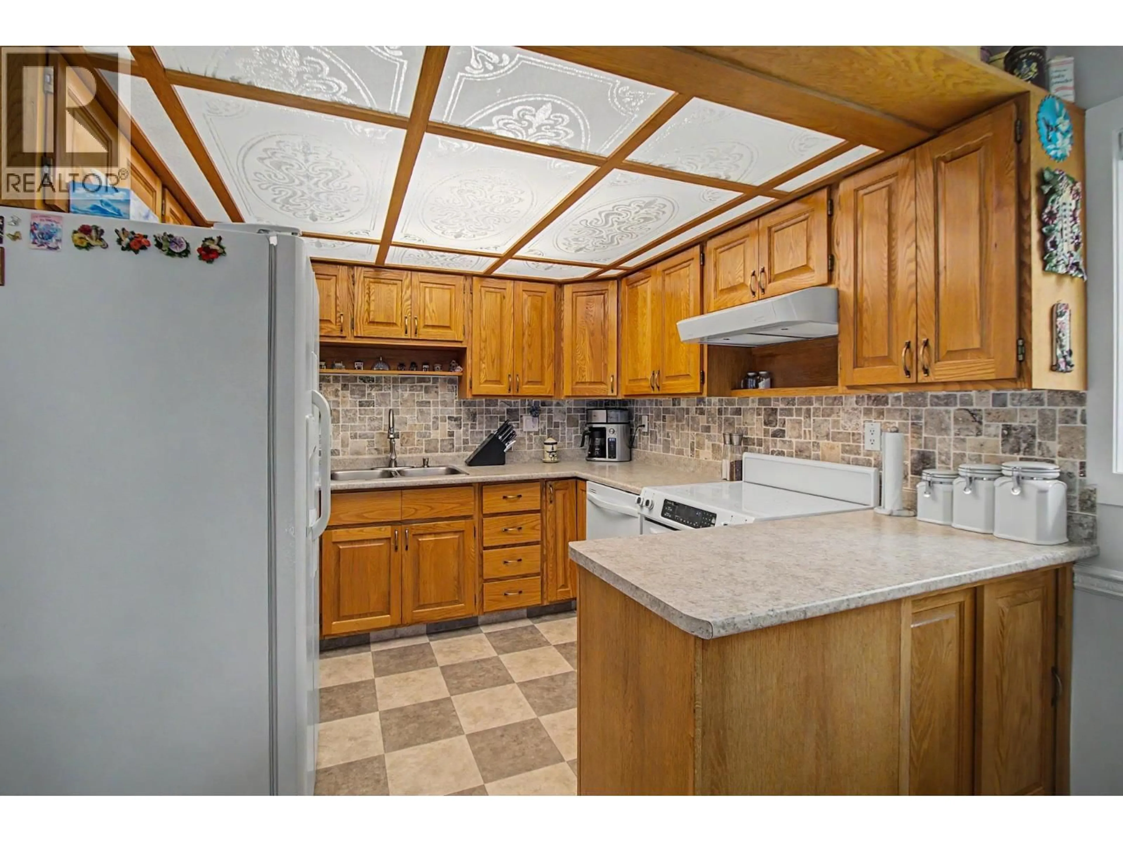 Standard kitchen, ceramic/tile floor for 3819 BRENTWOOD PLACE, Prince George British Columbia V2K3Y1