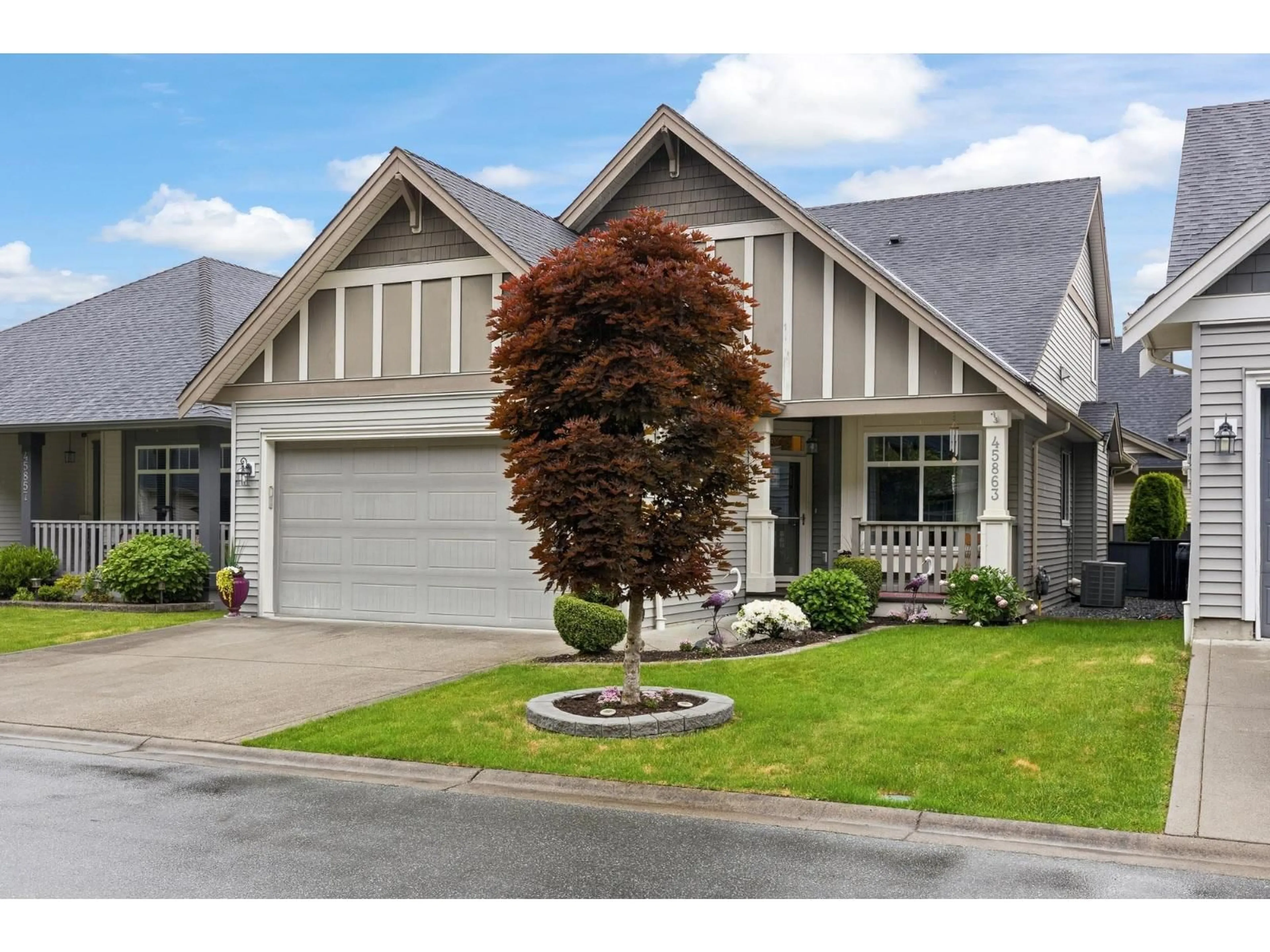Home with vinyl exterior material, street for 45863 FOXRIDGE CRESCENT, Chilliwack British Columbia V2R0P7