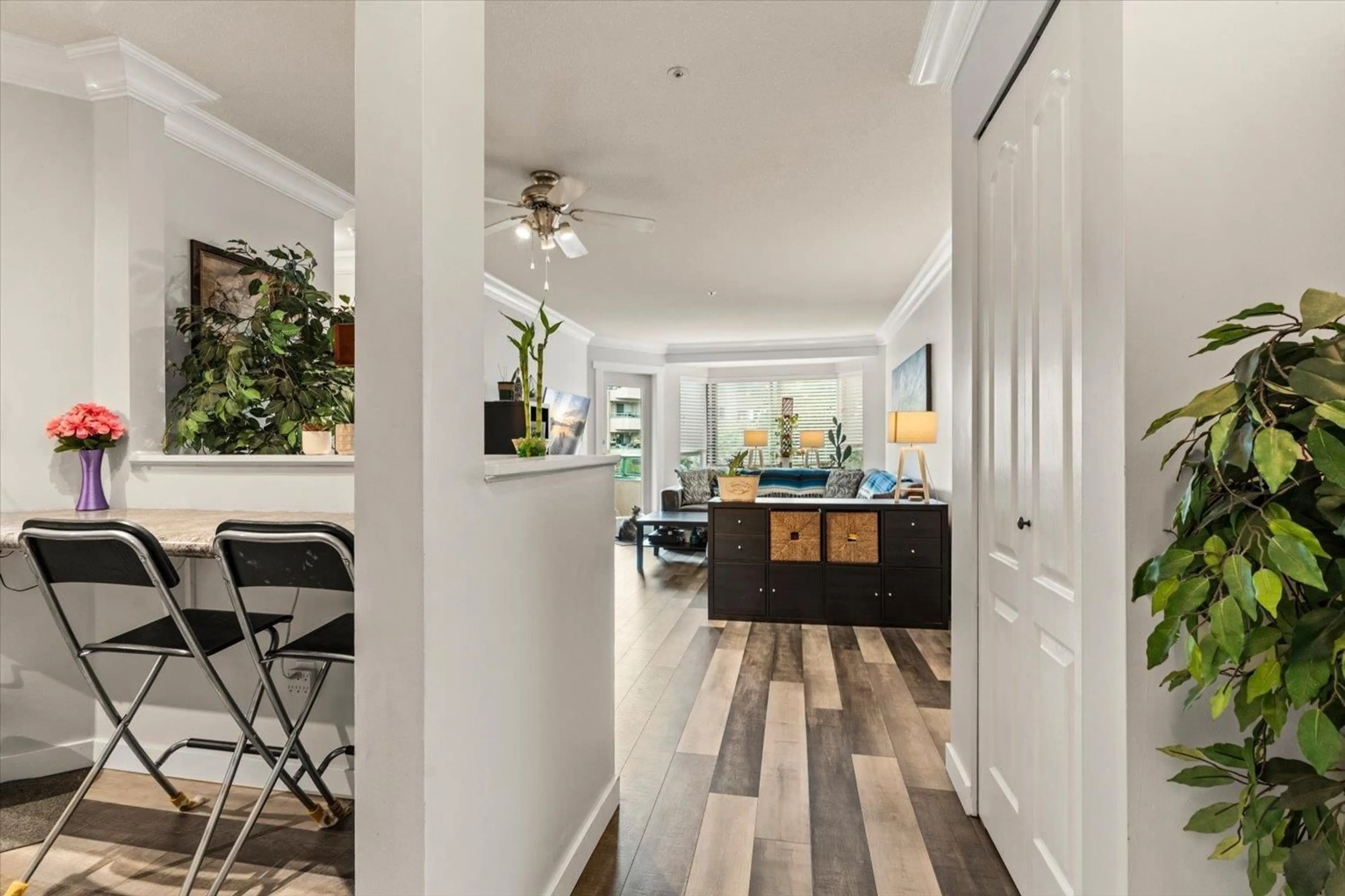 Indoor entryway for 231 - 33173 OLD YALE ROAD, Abbotsford British Columbia V2S2J4
