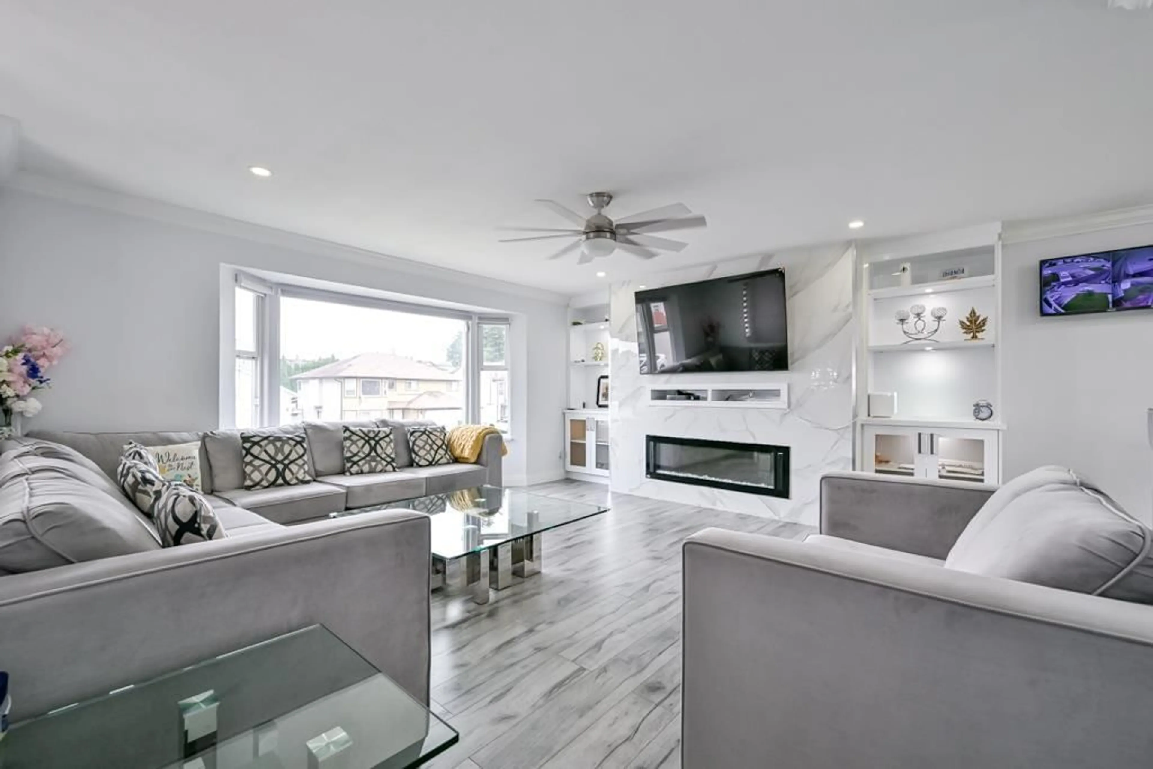 Living room with furniture, unknown for 32632 HAIDA DRIVE, Abbotsford British Columbia V2T4Z5
