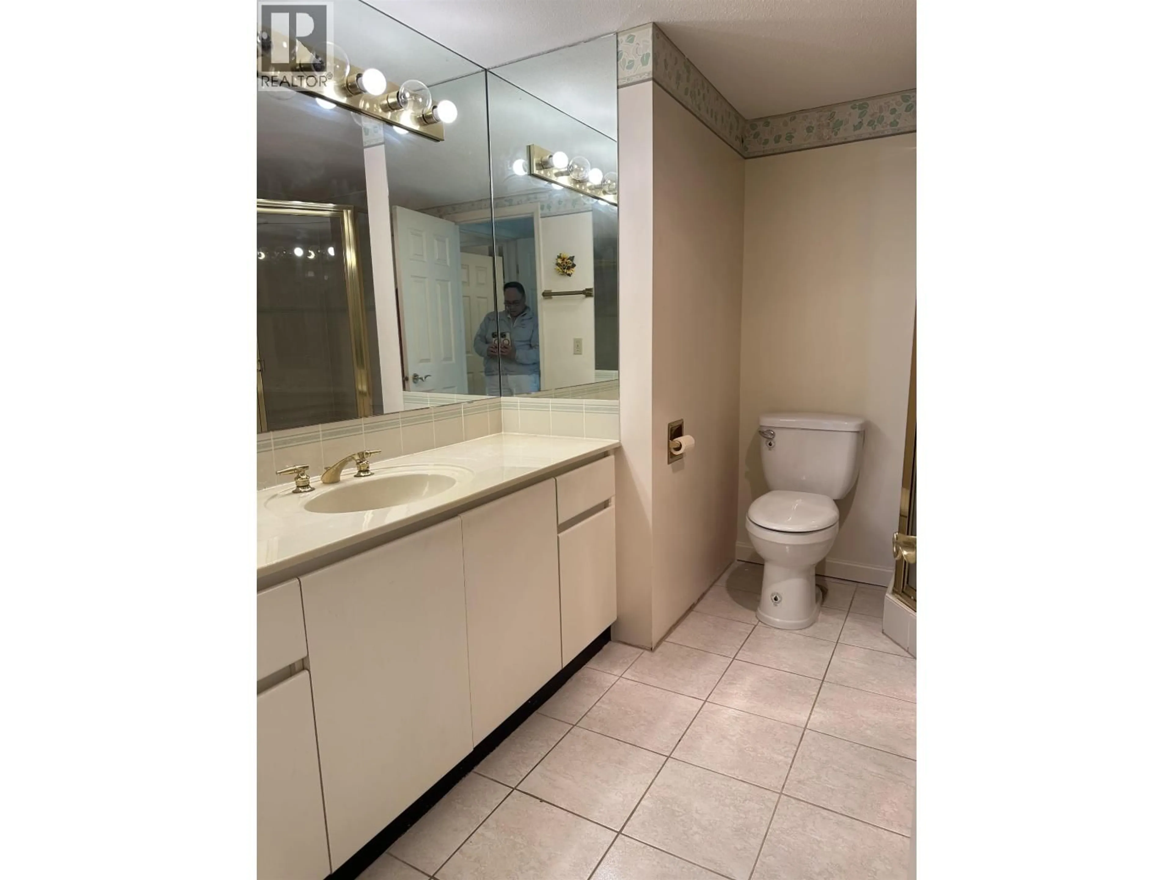 Standard bathroom, ceramic/tile floor for 403 - 5425 YEW STREET, Vancouver British Columbia V6M3X7