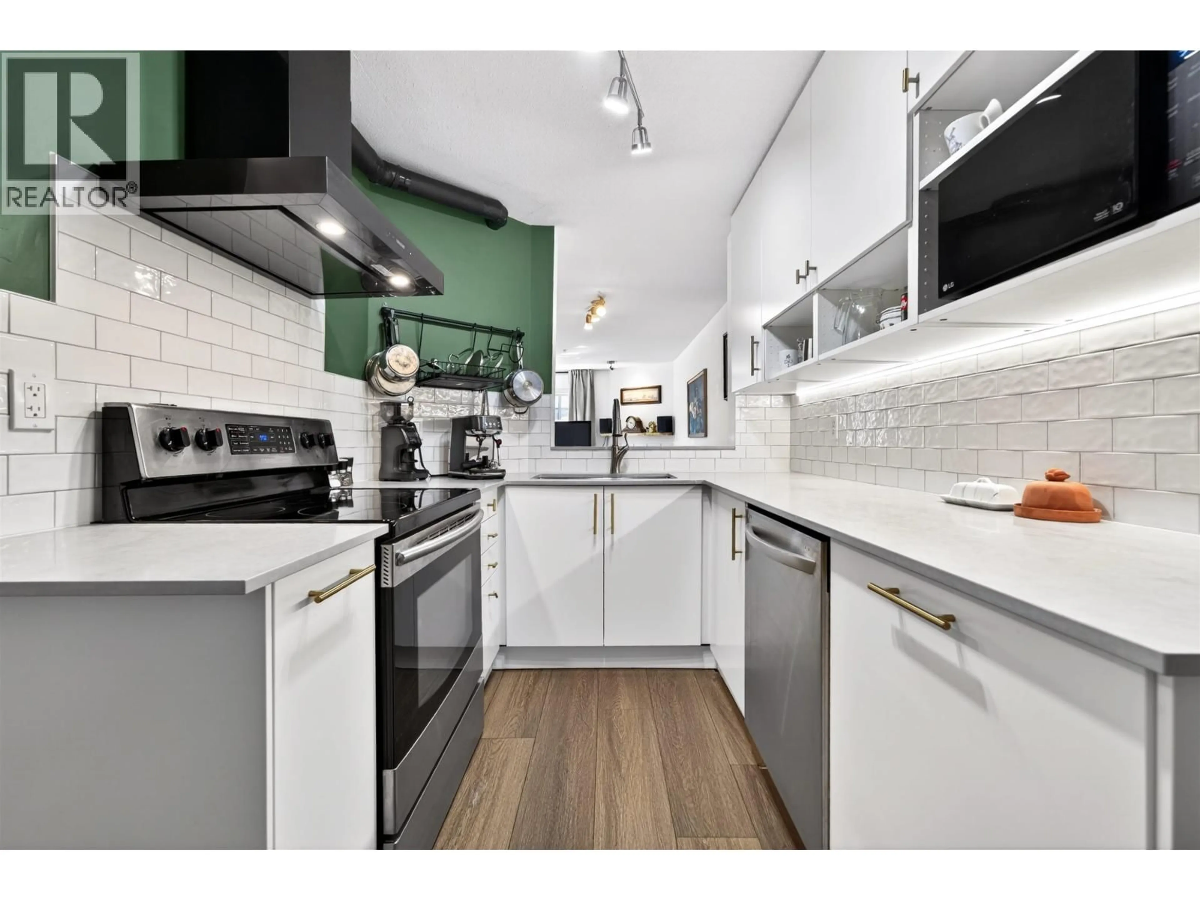 Standard kitchen, unknown for 102 - 509 CARNARVON STREET, New Westminster British Columbia V3L5S4