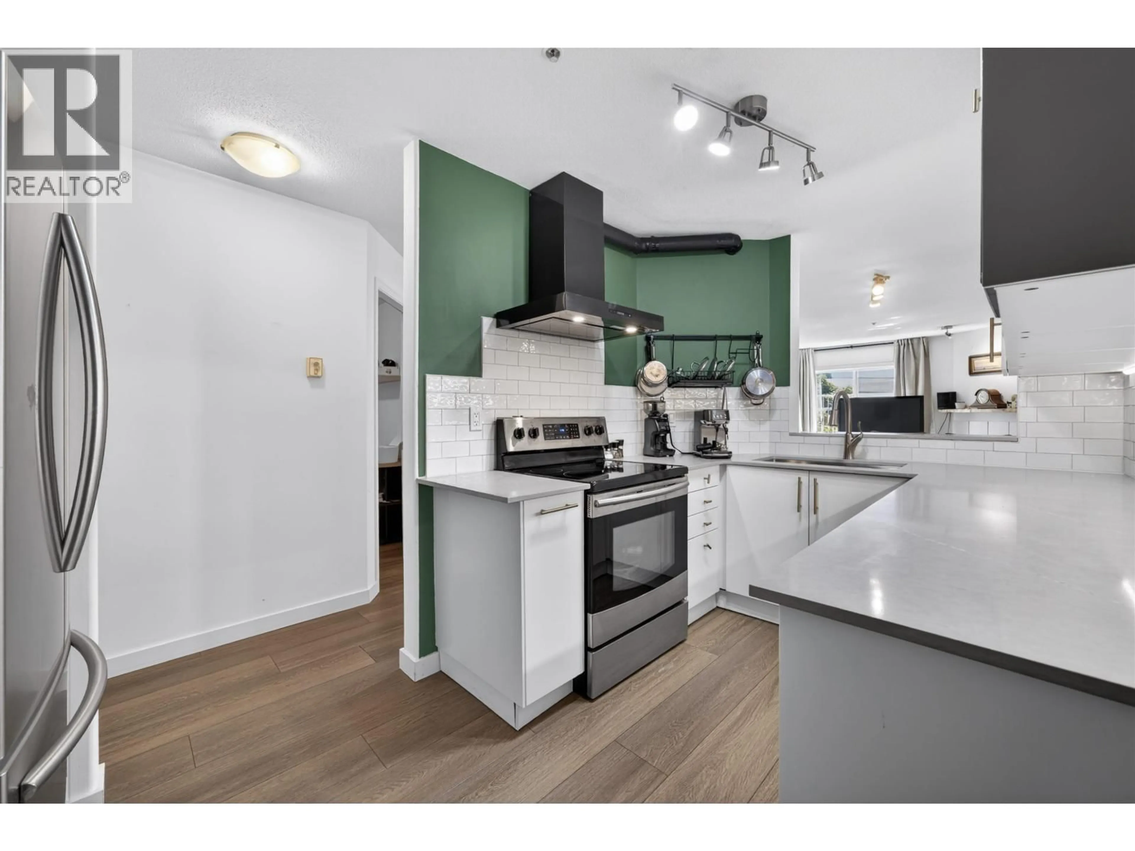 Open concept kitchen, unknown for 102 - 509 CARNARVON STREET, New Westminster British Columbia V3L5S4