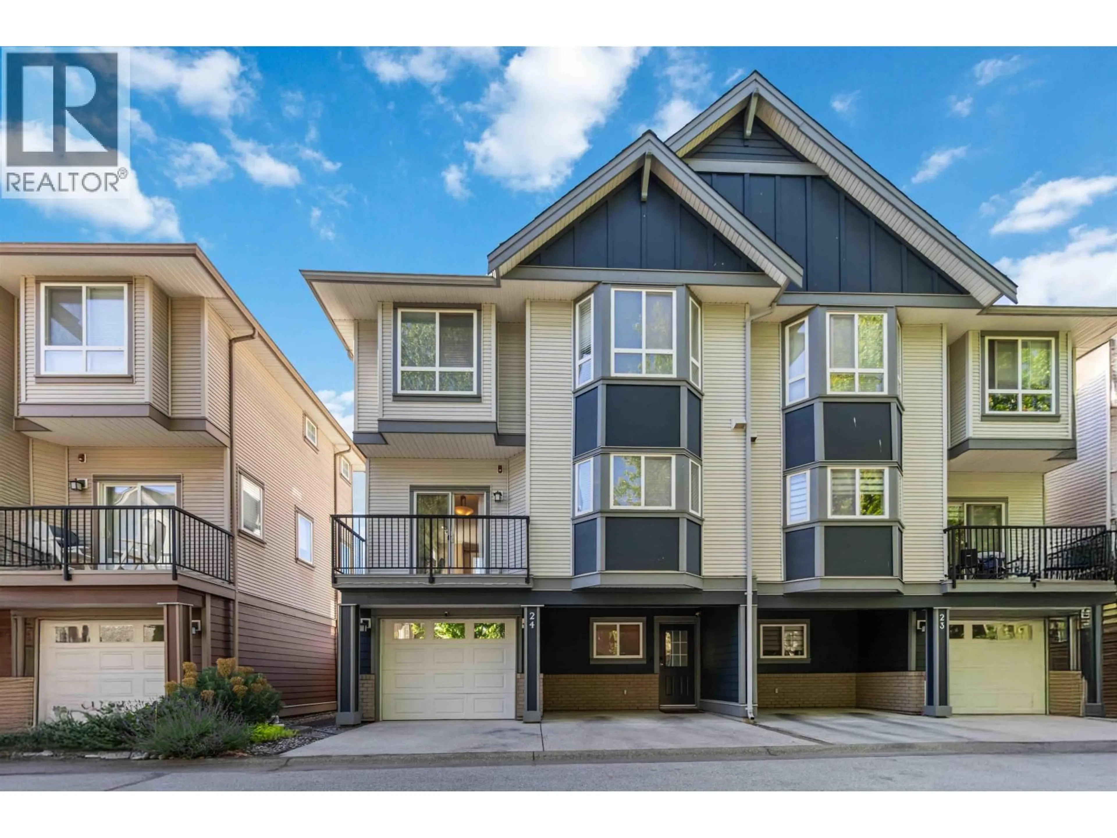 Home with vinyl exterior material, street for 24 - 1211 EWEN AVENUE, New Westminster British Columbia V3M5E5
