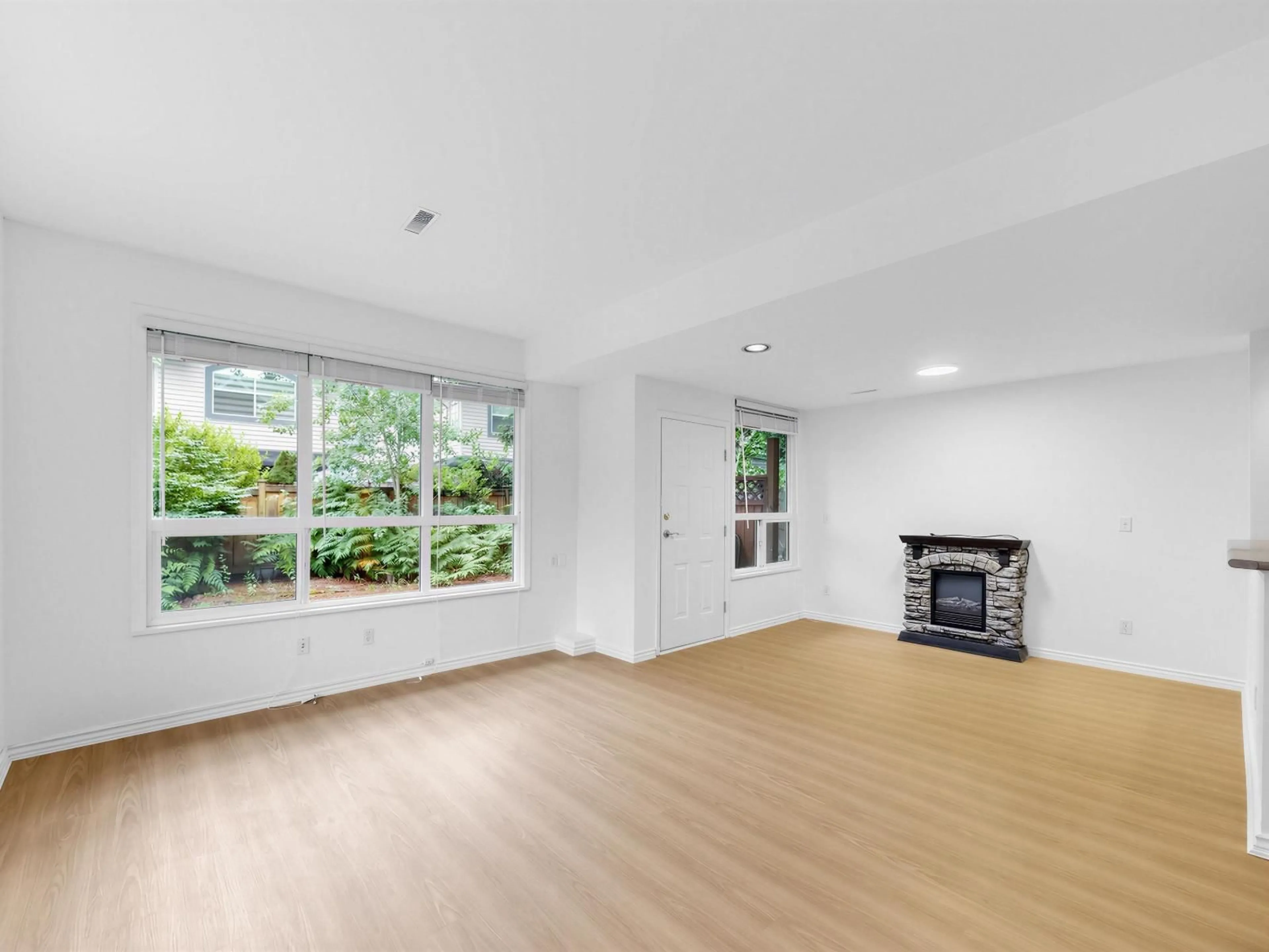 A pic of a room for 5 - 8289 121A STREET, Surrey British Columbia V3W1G6
