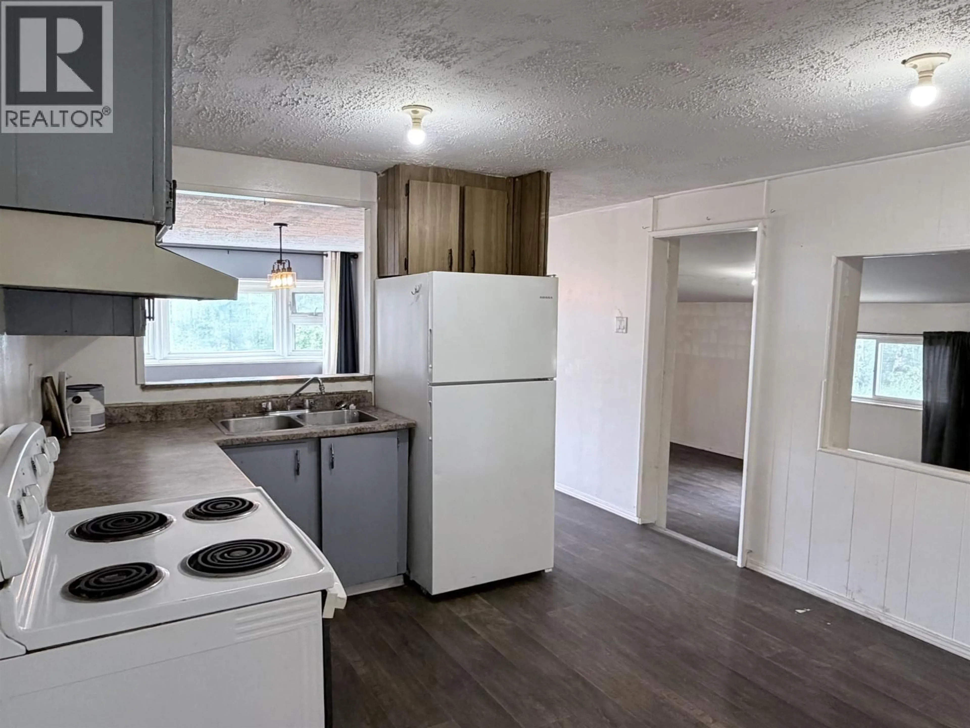 Standard kitchen, unknown for 13 - 3028 PIGEON ROAD, 150 Mile House British Columbia V0K2G0