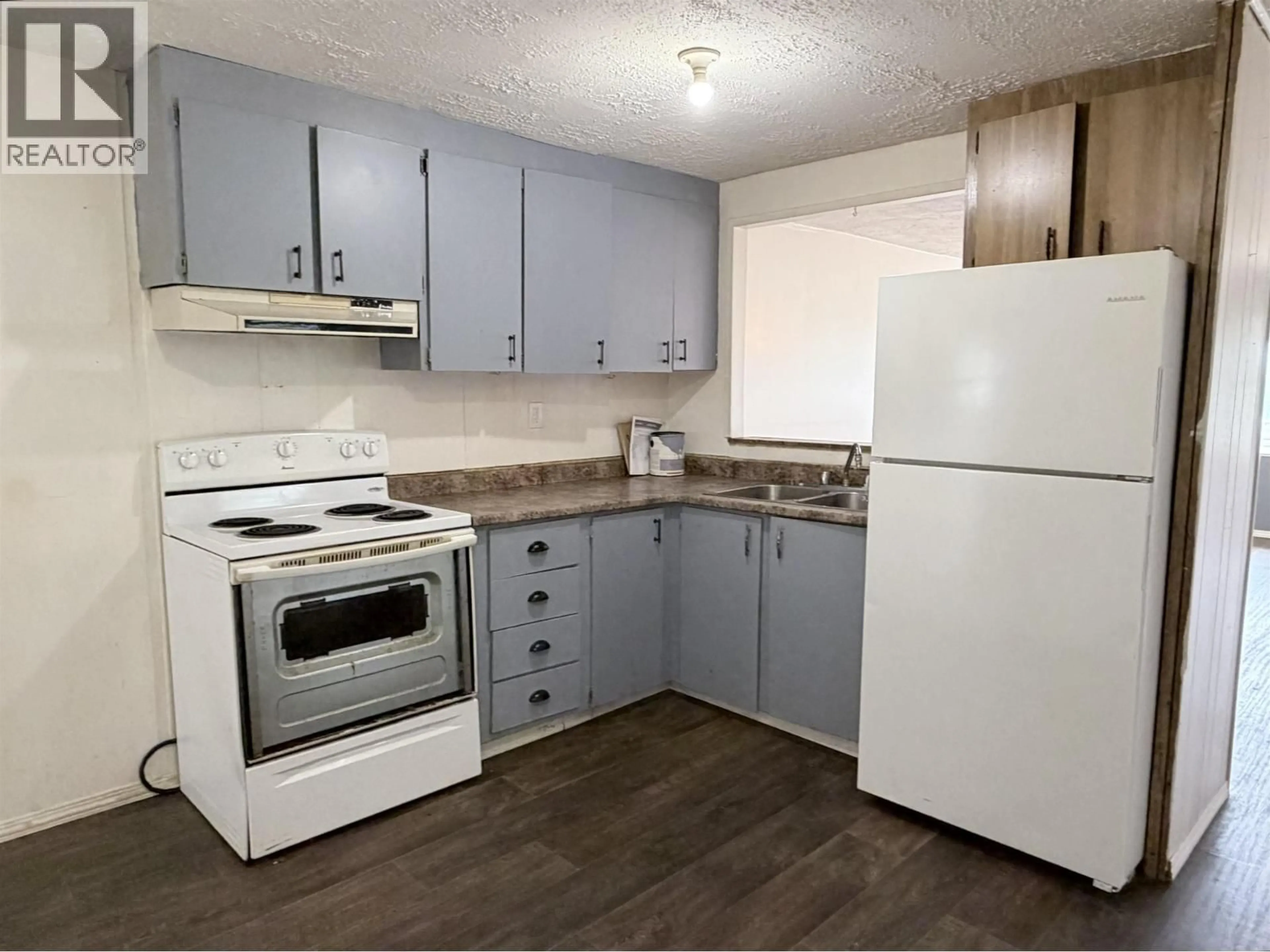 Standard kitchen, unknown for 13 - 3028 PIGEON ROAD, 150 Mile House British Columbia V0K2G0