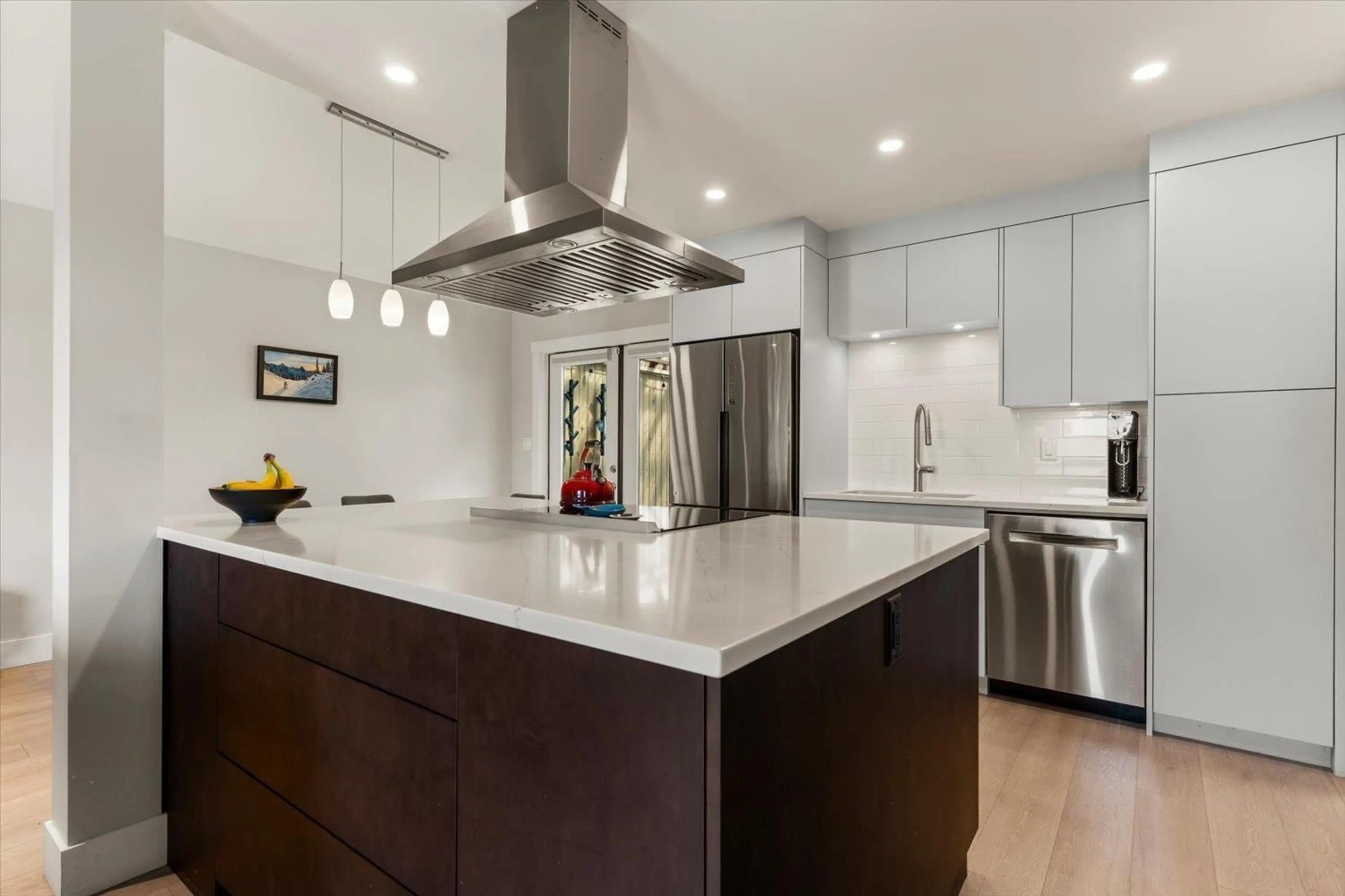 Contemporary kitchen, unknown for 8562 MCCUTCHEON AVENUE, Chilliwack British Columbia V2P7K7