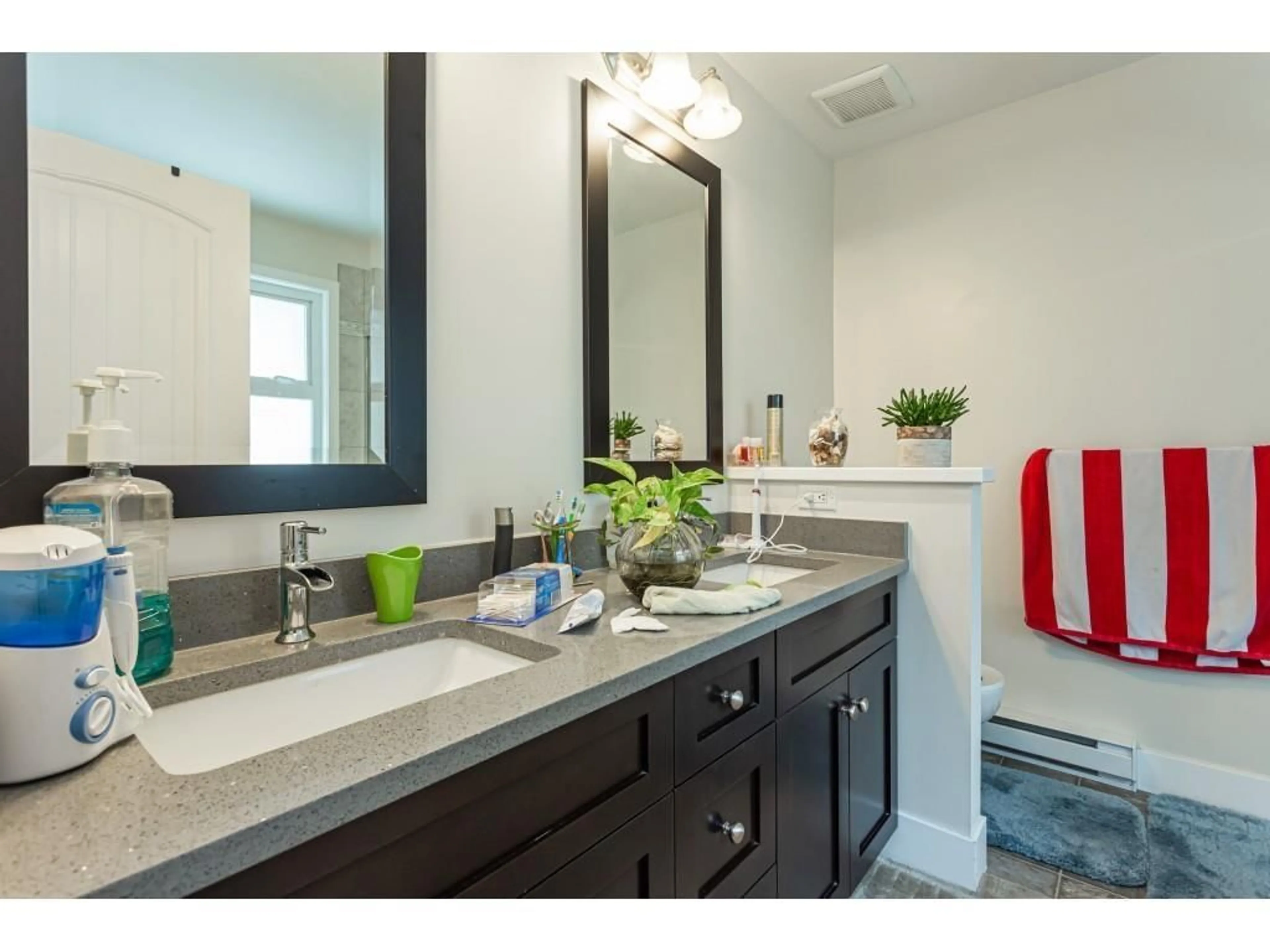 Contemporary bathroom, ceramic/tile floor for 6100 163B STREET, Surrey British Columbia V3S3W2