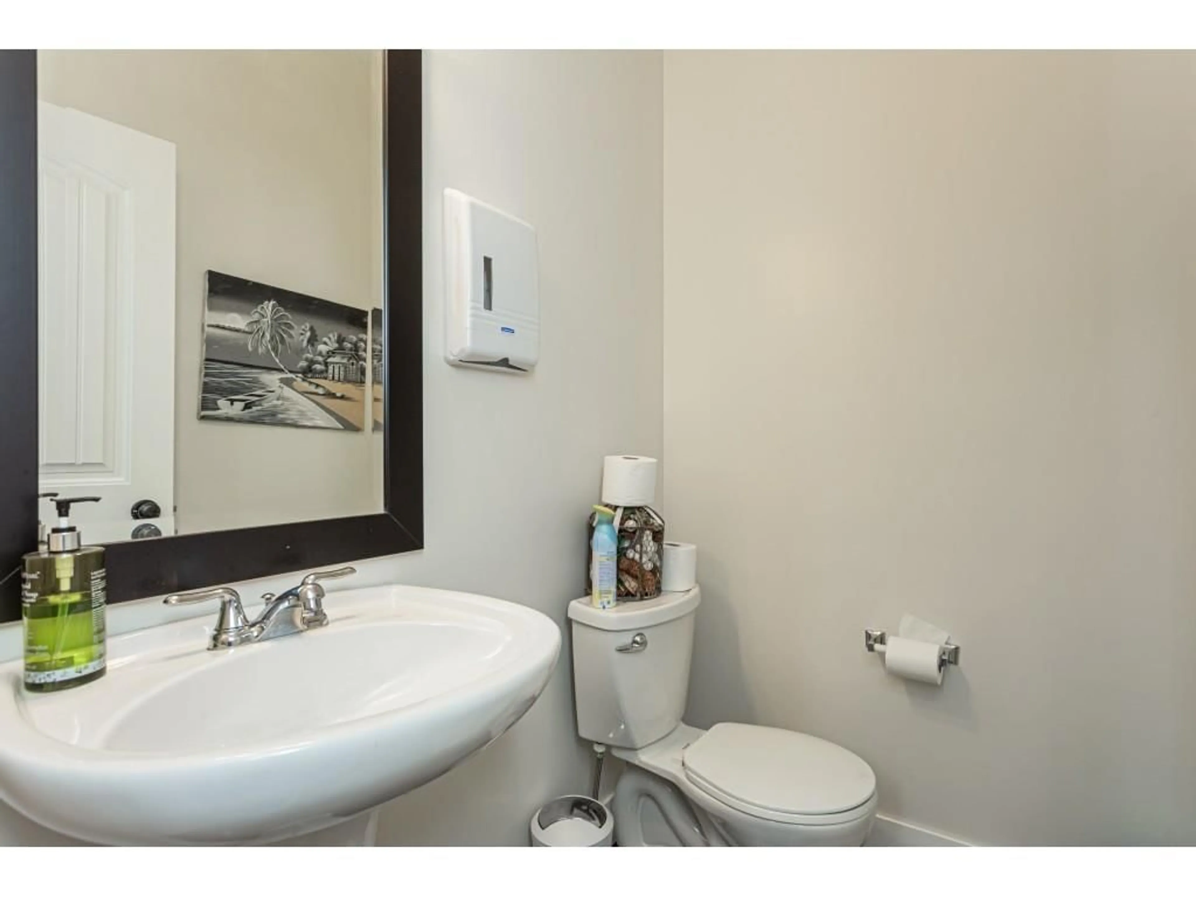 Standard bathroom, unknown for 6100 163B STREET, Surrey British Columbia V3S3W2