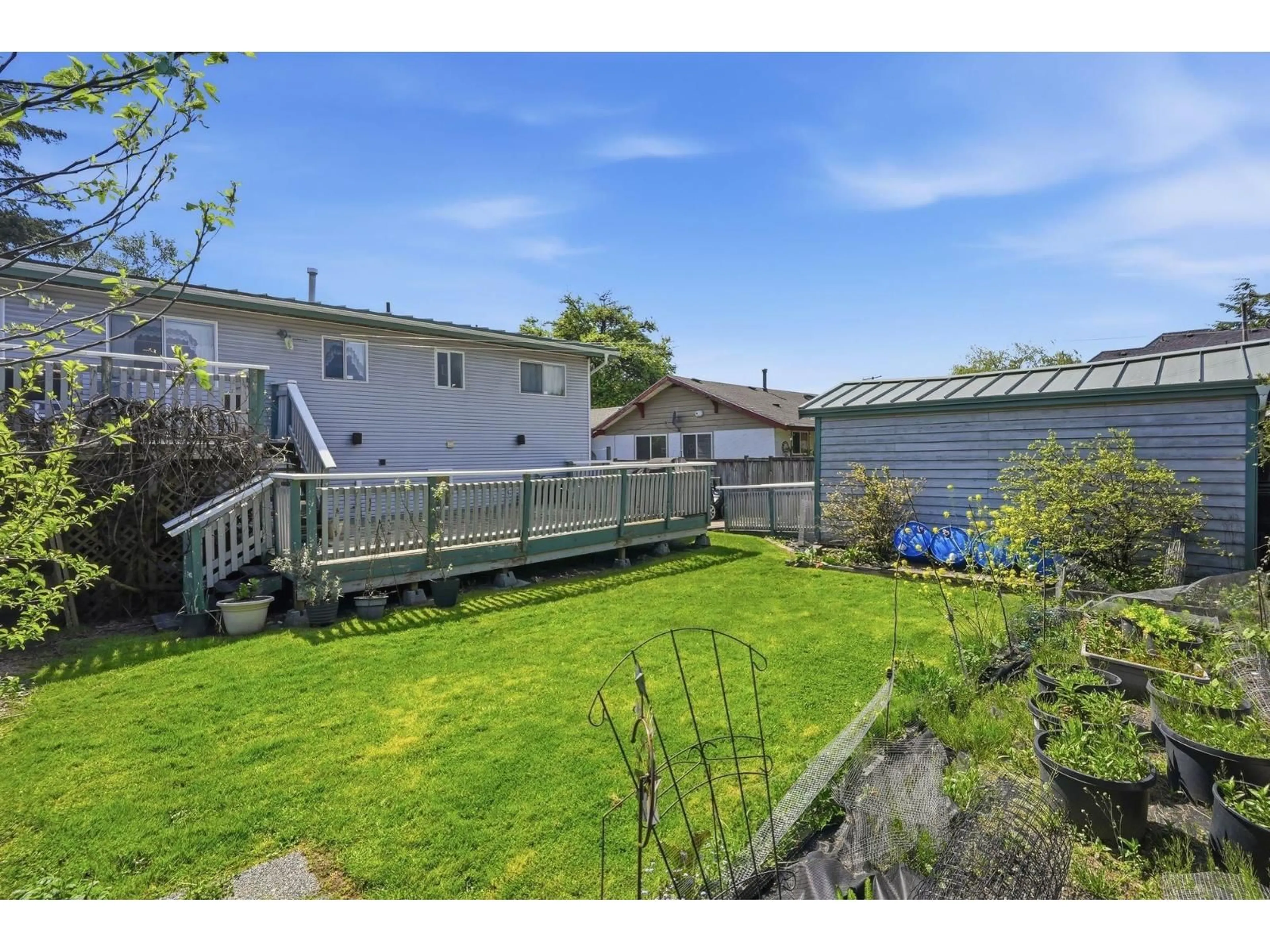 A pic from outside/outdoor area/front of a property/back of a property/a pic from drone, water/lake/river/ocean view for 17569 60 AVENUE, Surrey British Columbia V3S1T9