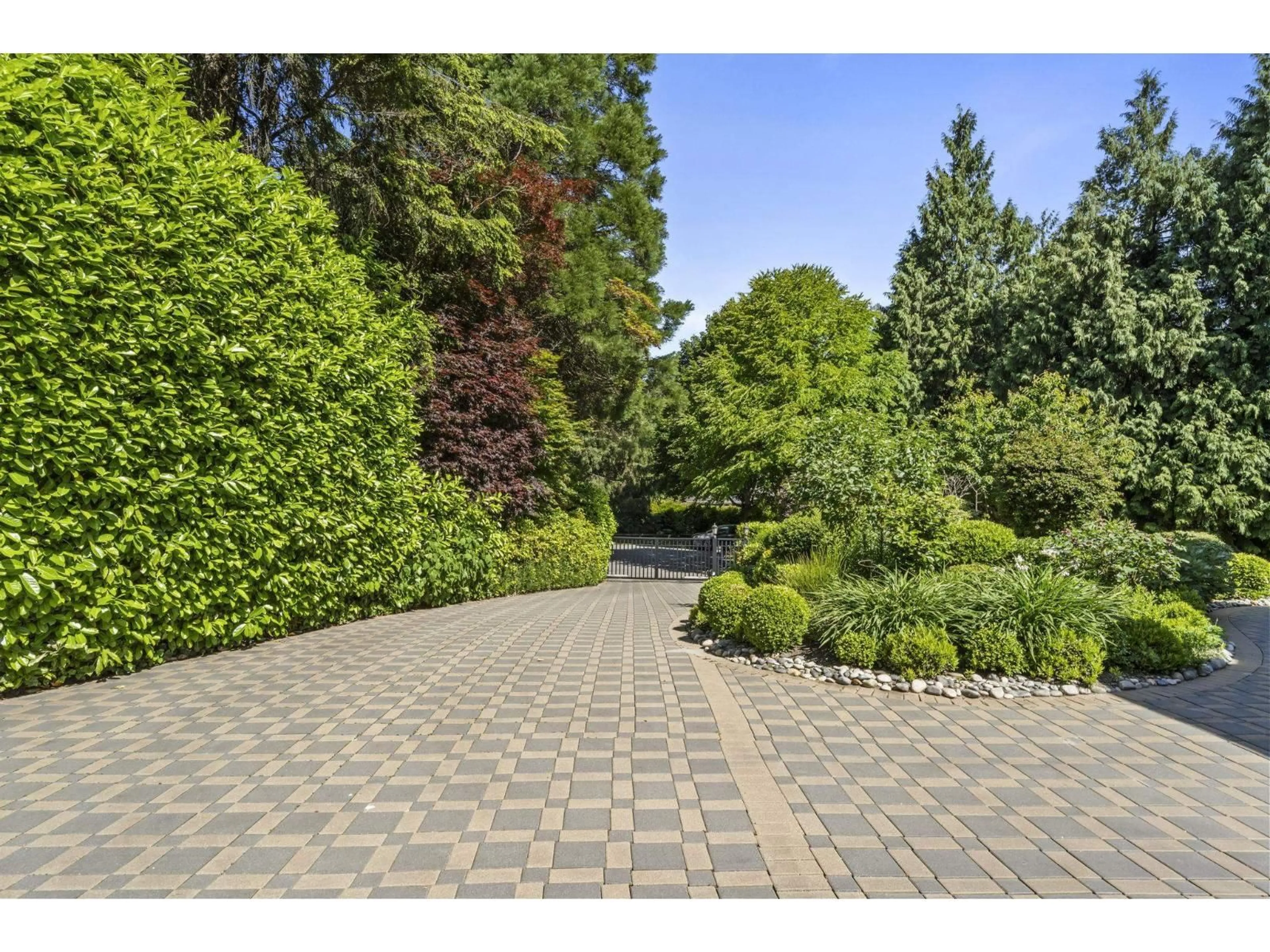 A pic from outside/outdoor area/front of a property/back of a property/a pic from drone, forest/trees view for 2654 133 STREET, Surrey British Columbia V4P1X9