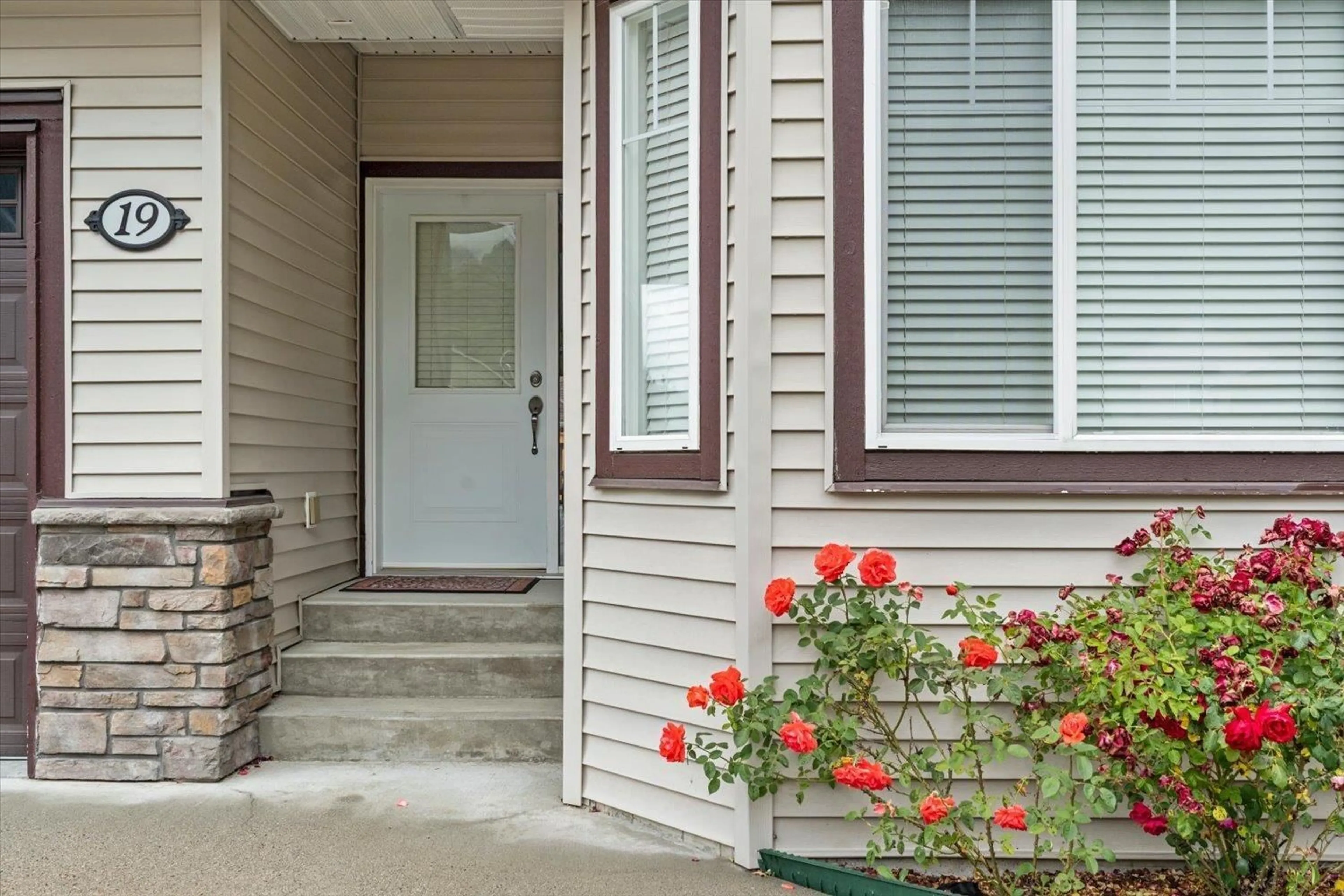 Indoor entryway for 19 - 20118 BEACON ROAD, Hope British Columbia V0X1L2