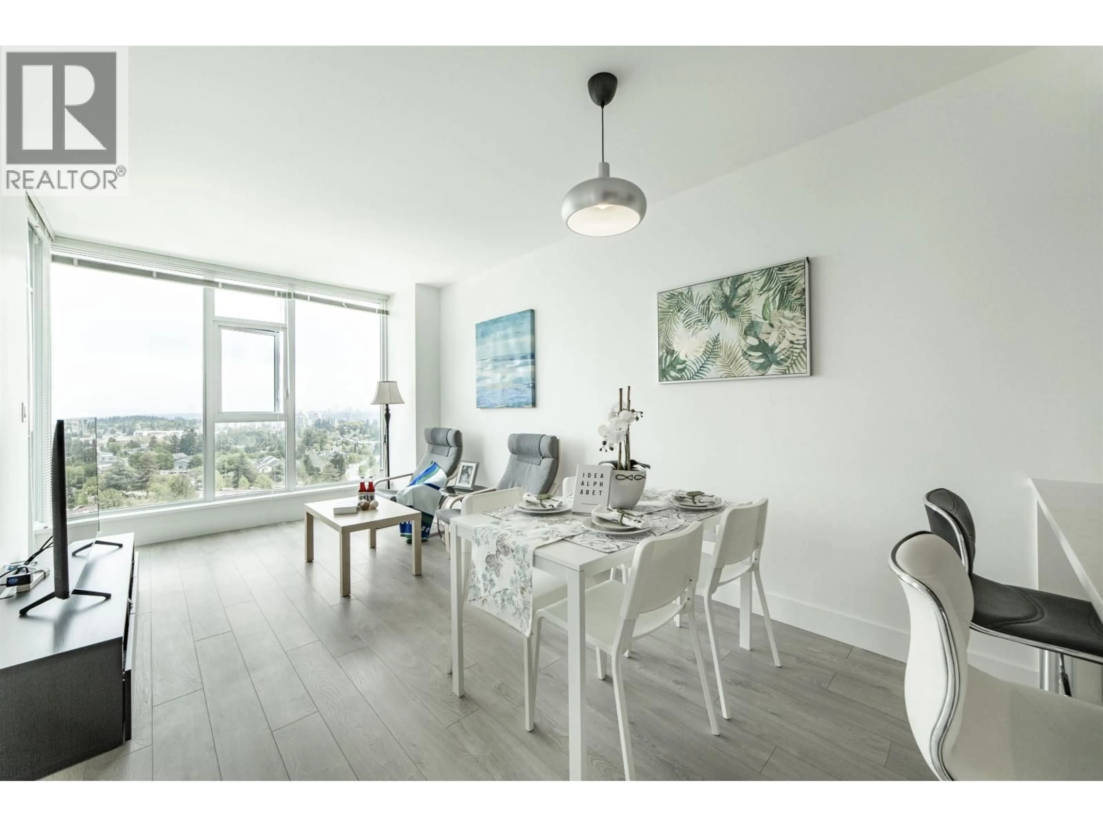 Dining room, wood/laminate floor for 1806 - 7388 KINGSWAY, Burnaby British Columbia V3N0G9