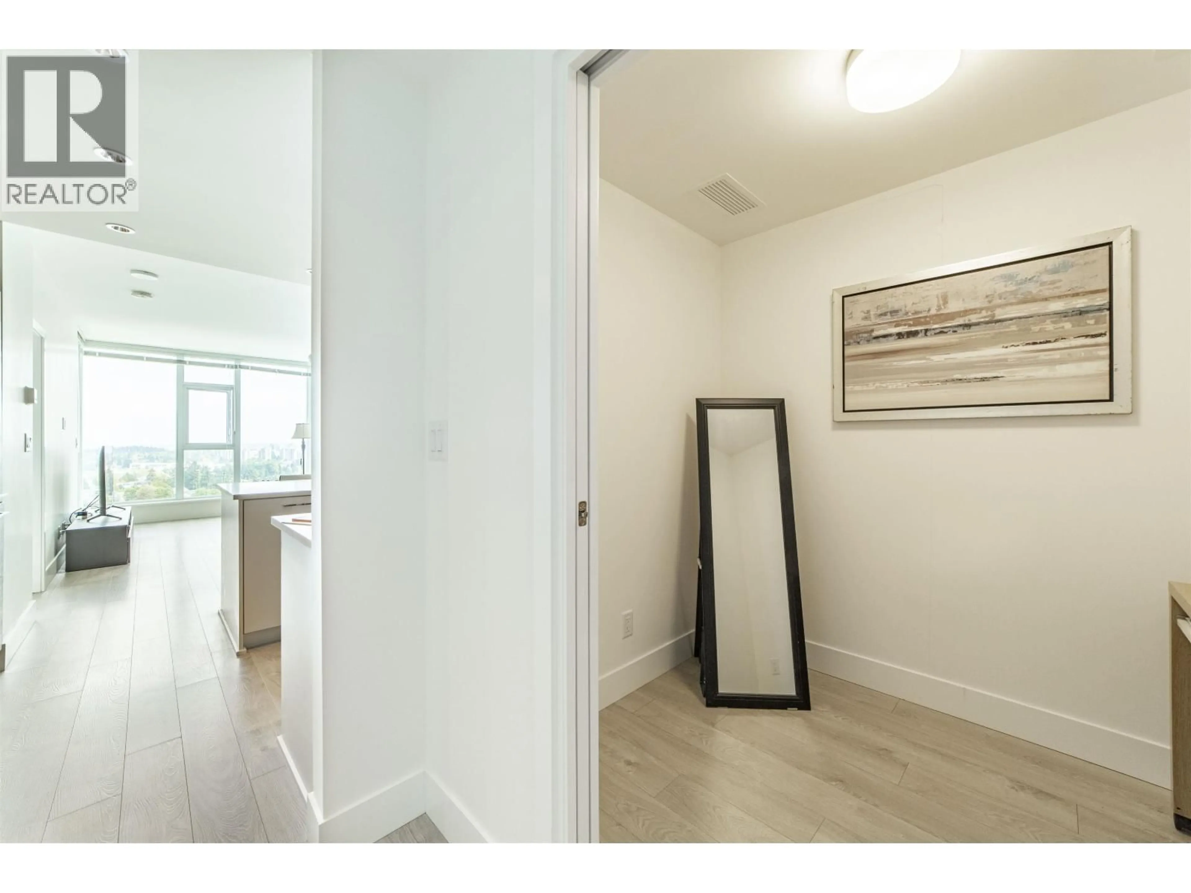 Unknown for 1806 - 7388 KINGSWAY, Burnaby British Columbia V3N0G9