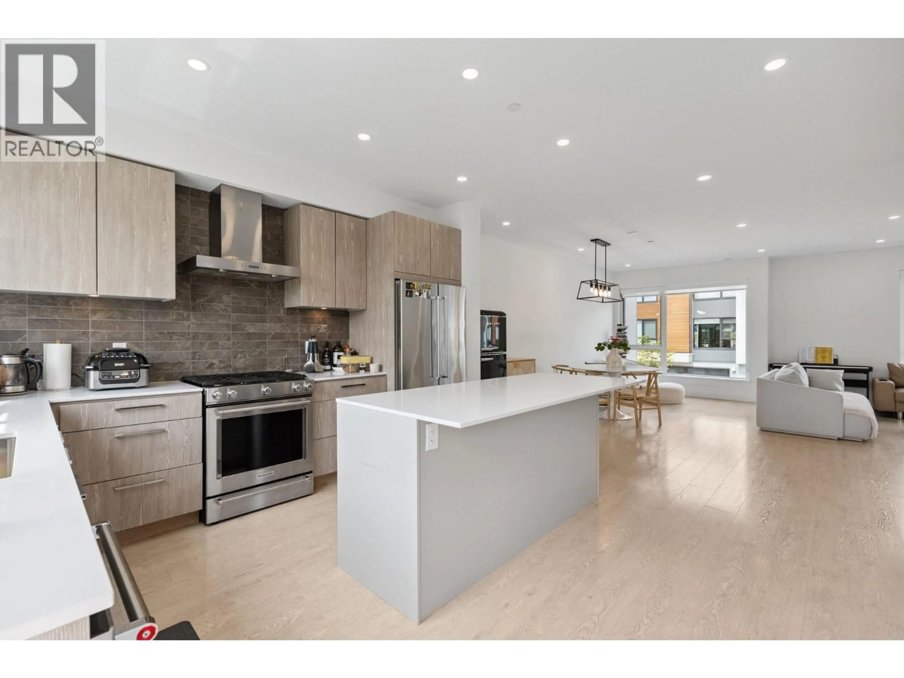 Open concept kitchen, unknown for 38 - 3597 MALSUM DRIVE, North Vancouver British Columbia V7G0B2