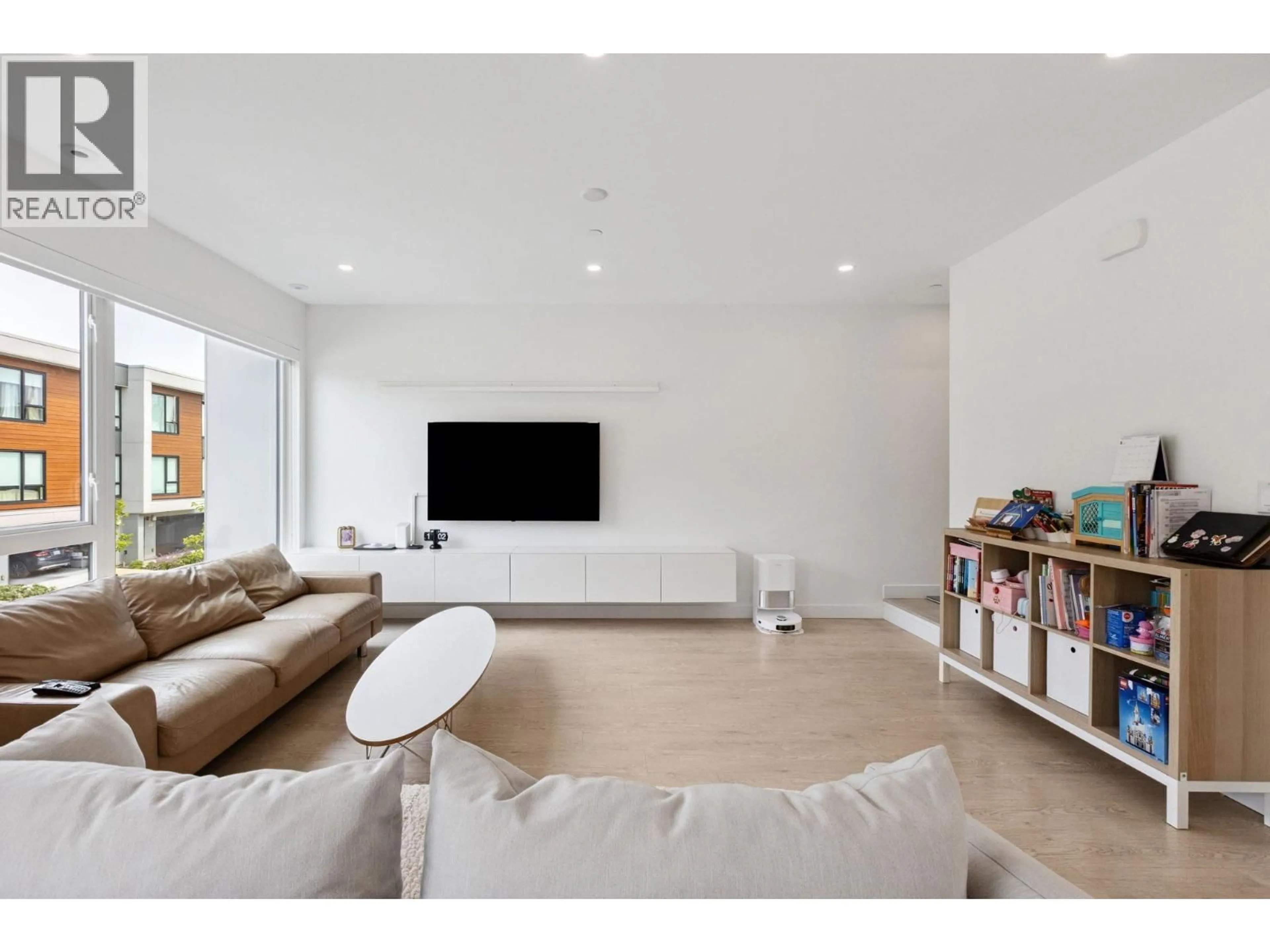 Living room with furniture, unknown for 38 - 3597 MALSUM DRIVE, North Vancouver British Columbia V7G0B2