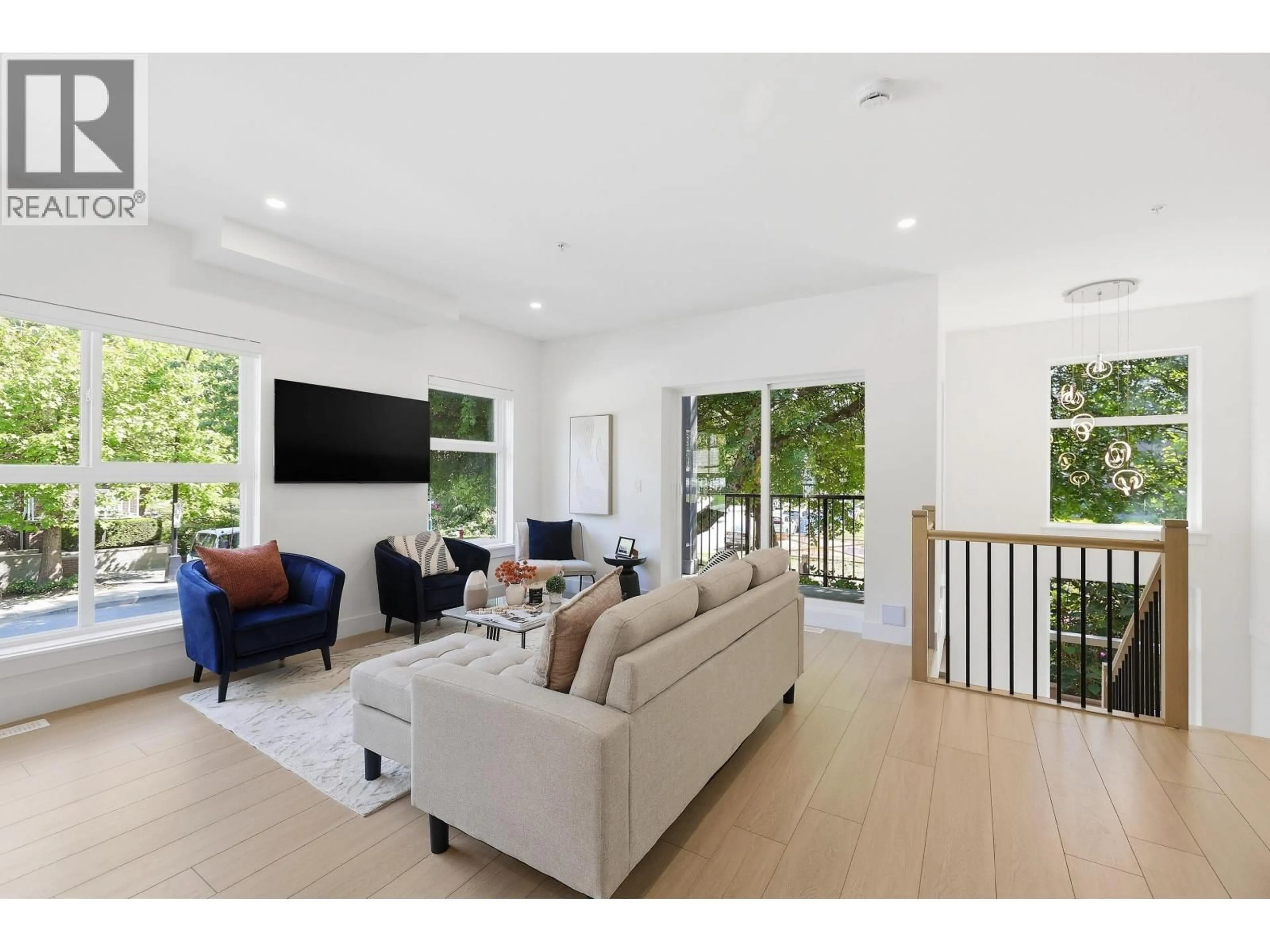 Living room with furniture, unknown for 601 - 2427 MARY HILL ROAD, Port Coquitlam British Columbia V3C3A9