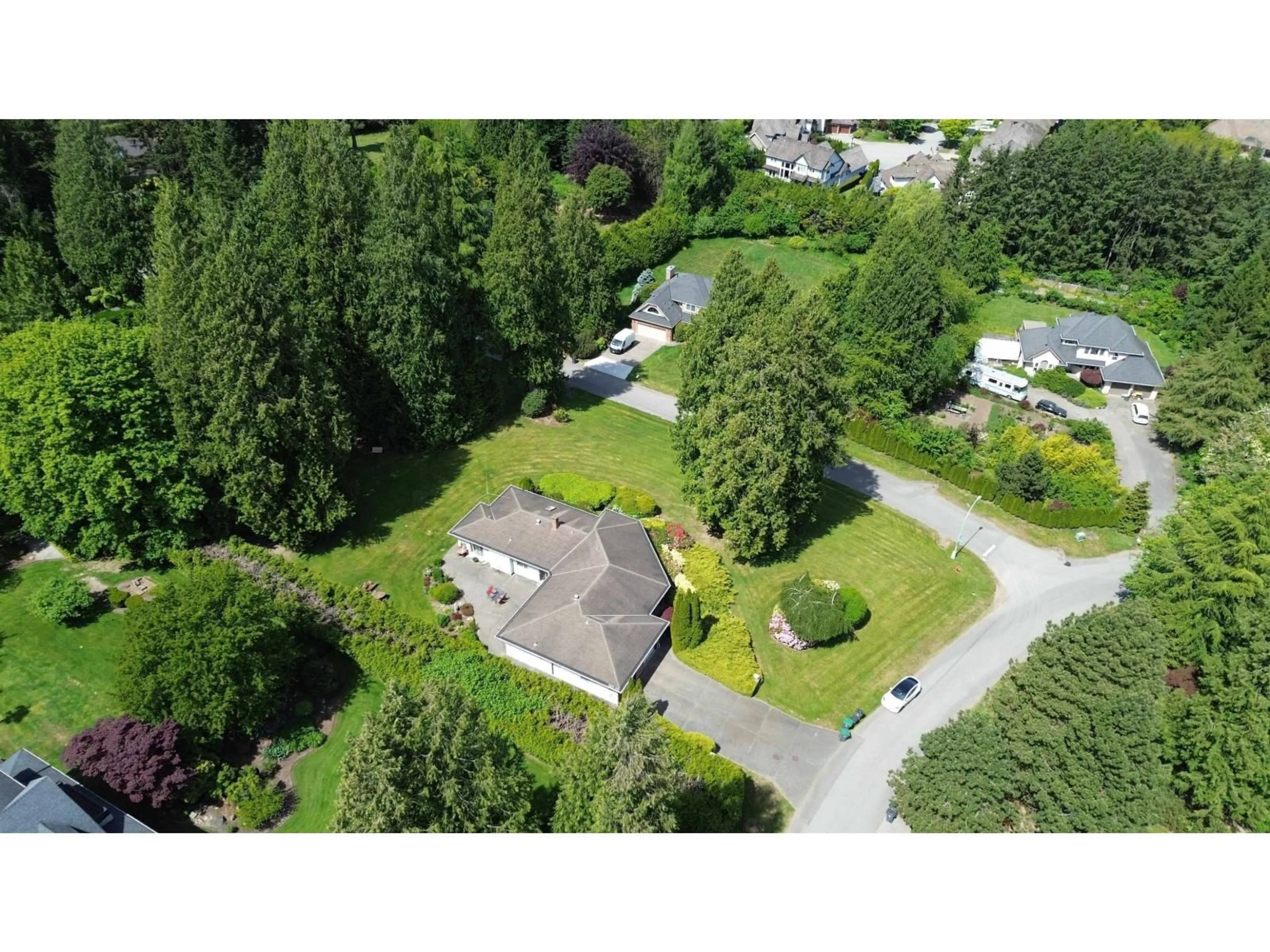A pic from outside/outdoor area/front of a property/back of a property/a pic from drone, unknown for 3039 163 STREET, Surrey British Columbia V3Z0E3