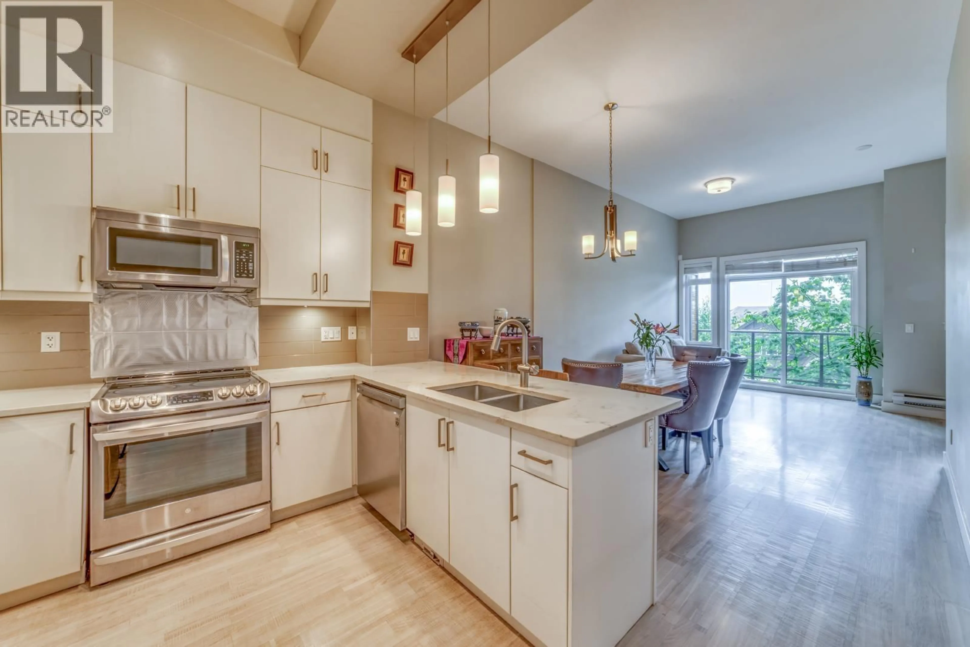 Open concept kitchen, unknown for 113 - 3525 CHANDLER STREET, Coquitlam British Columbia V3E0L9