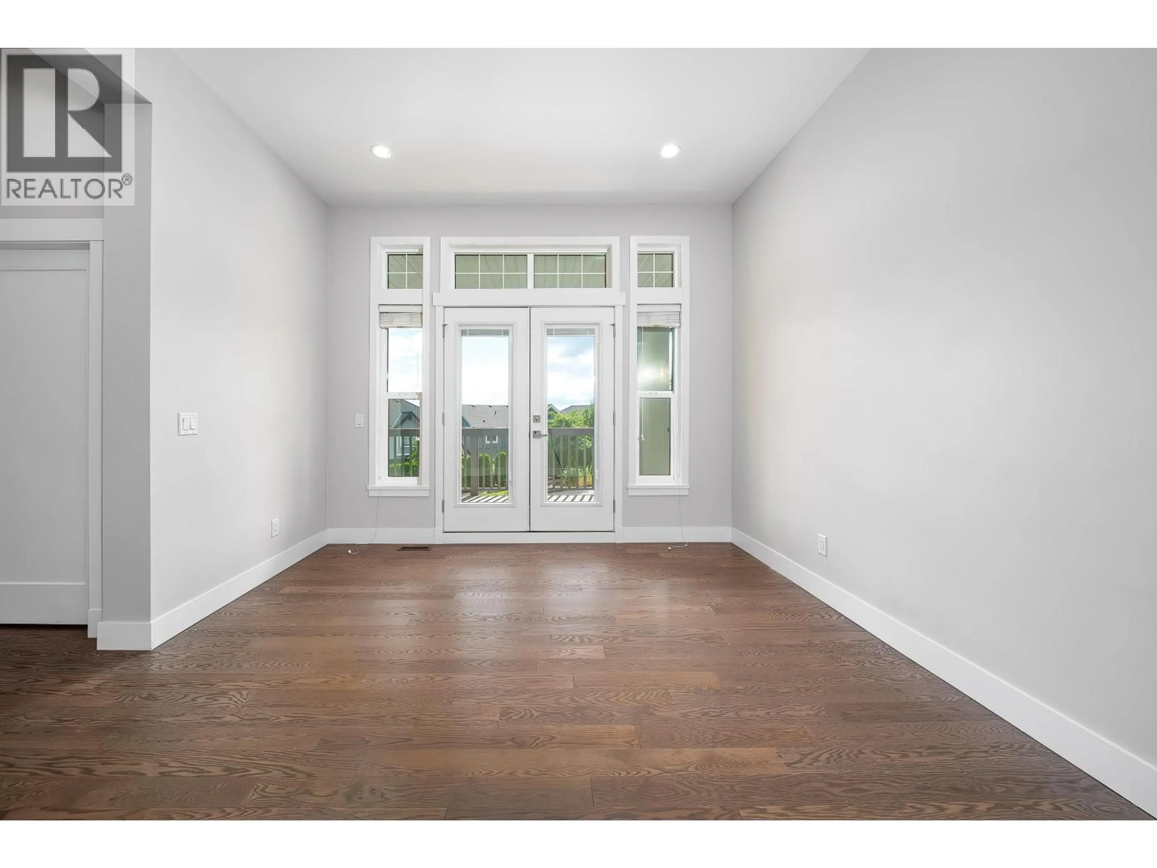 Indoor entryway for 3563 HIGHLAND DRIVE, Coquitlam British Columbia V3E0K2