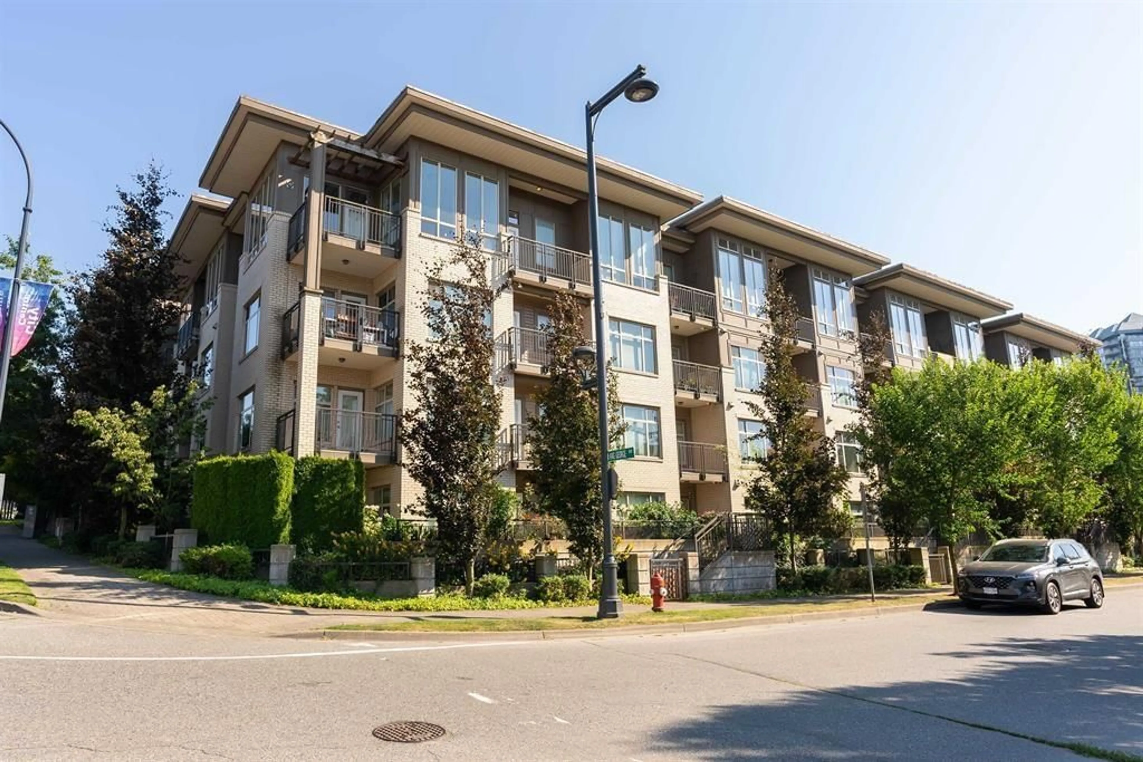 Unknown for 110 - 13468 KING GEORGE BOULEVARD, Surrey British Columbia V3T0H5