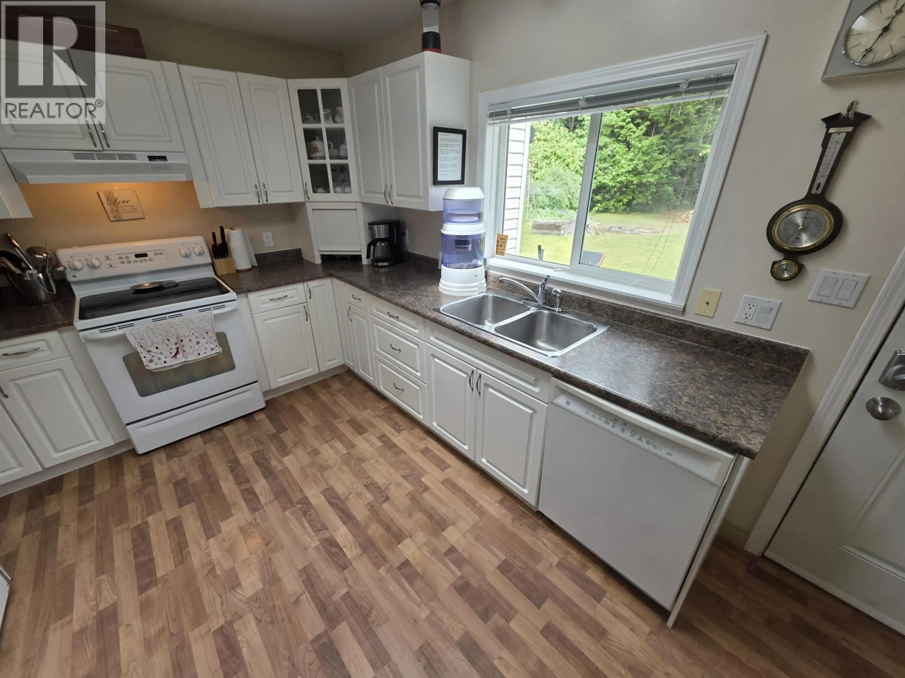 Standard kitchen, unknown for 4932 GRAHAM AVENUE, Terrace British Columbia V8G1B2