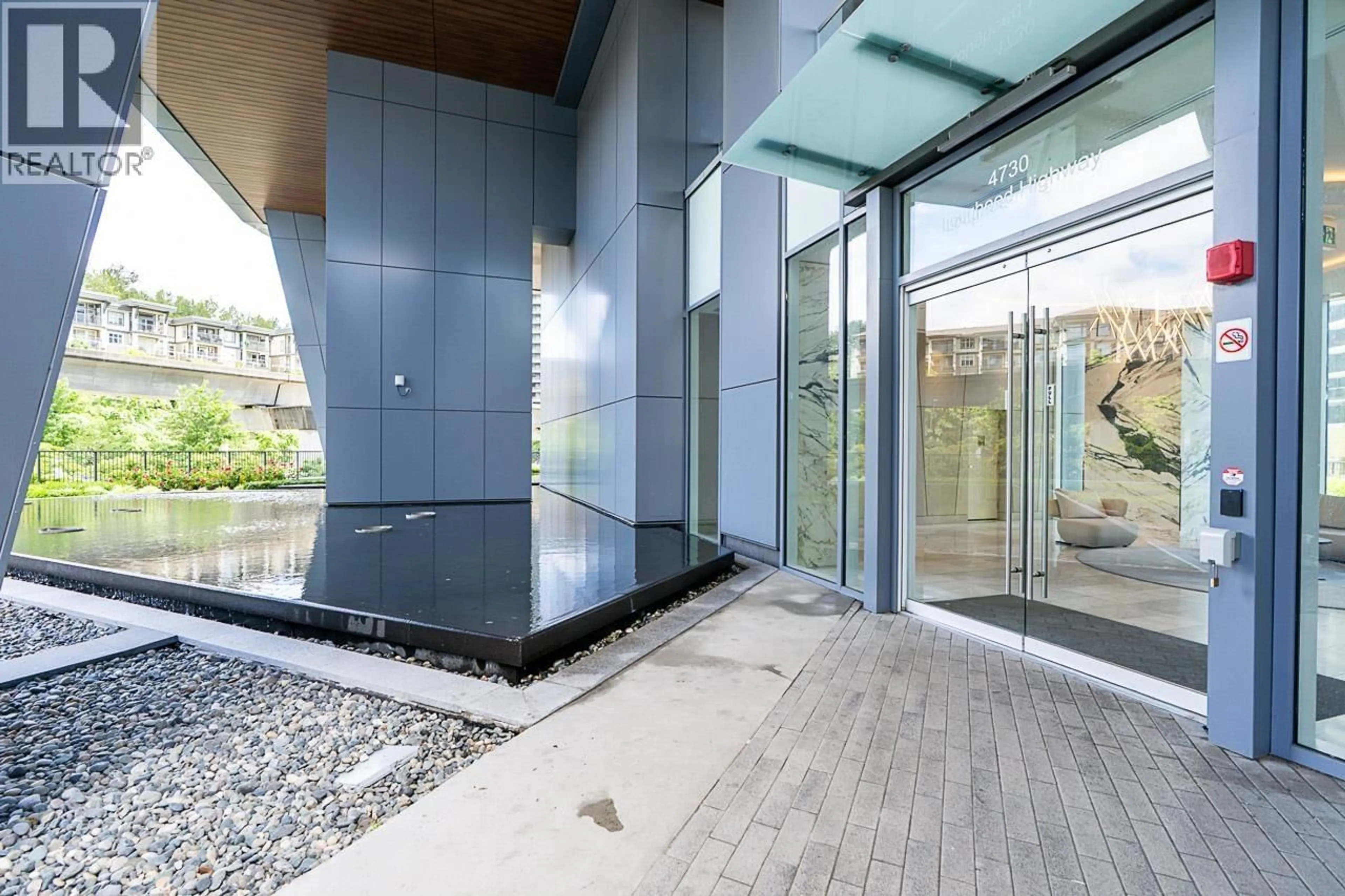 Indoor foyer for 1110 - 4730 LOUGHEED HIGHWAY, Burnaby British Columbia V5C0M9