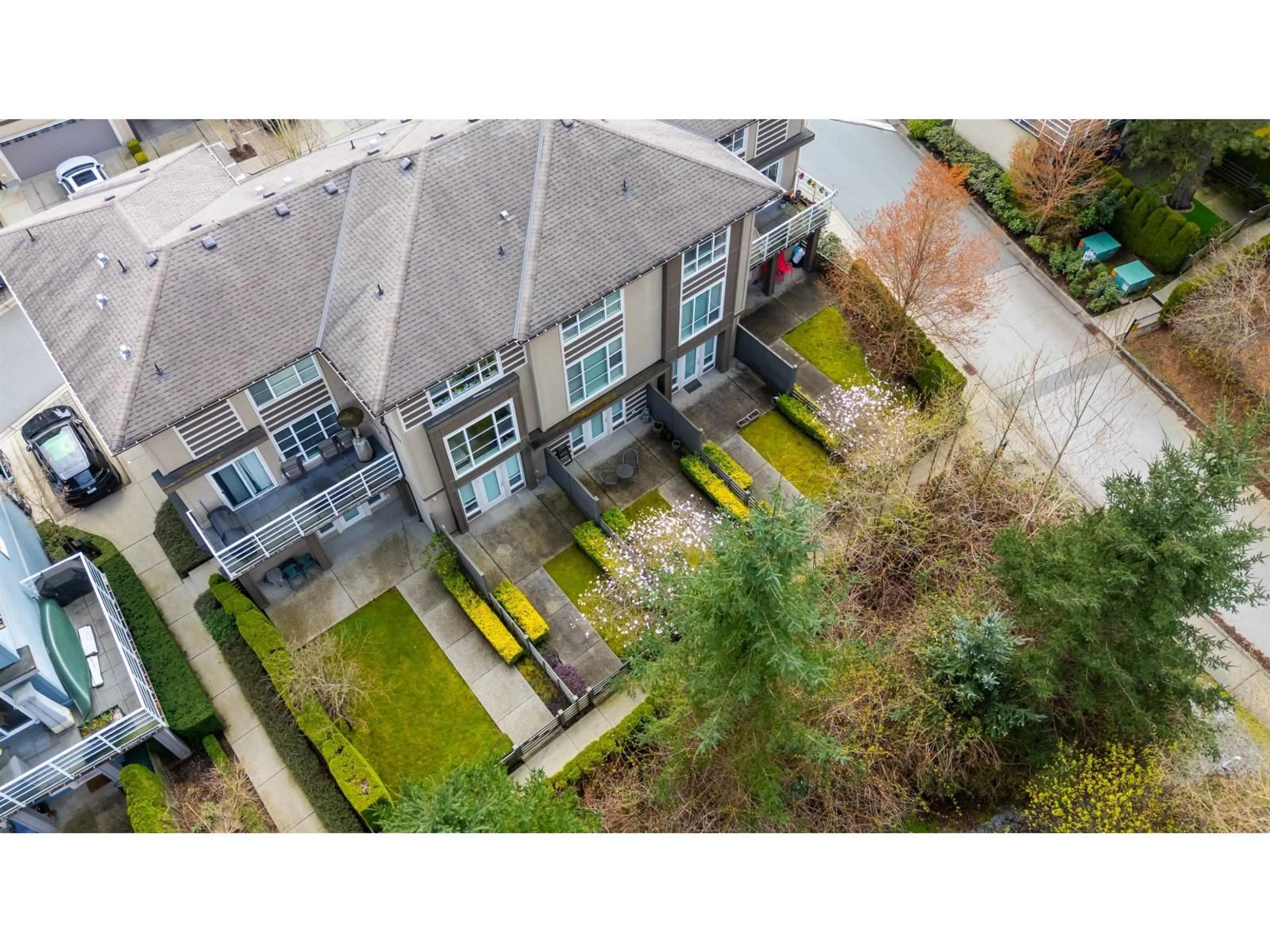A pic from outside/outdoor area/front of a property/back of a property/a pic from drone, street for 40 - 15405 31 AVENUE, Surrey British Columbia V3Z2W5