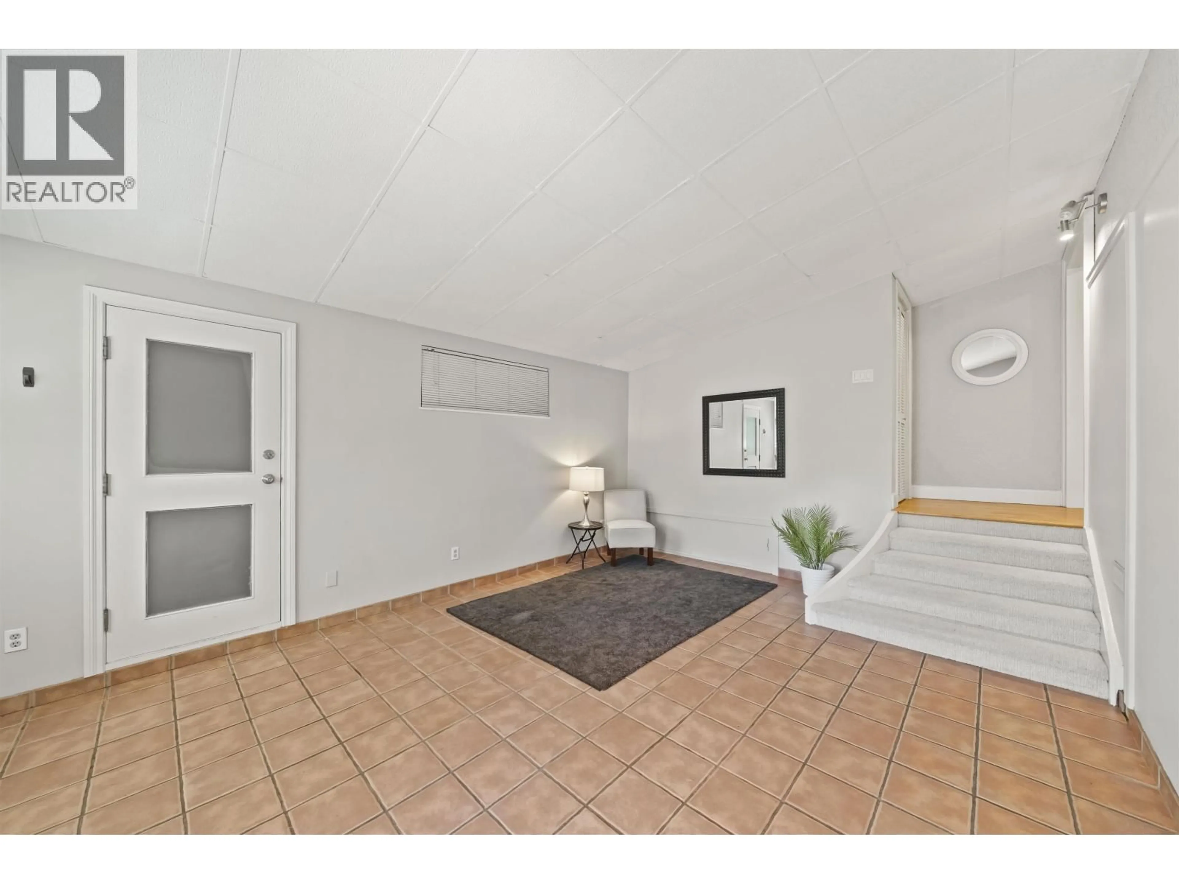 Indoor foyer for 1448 FARRELL AVENUE, Delta British Columbia V4L1V4