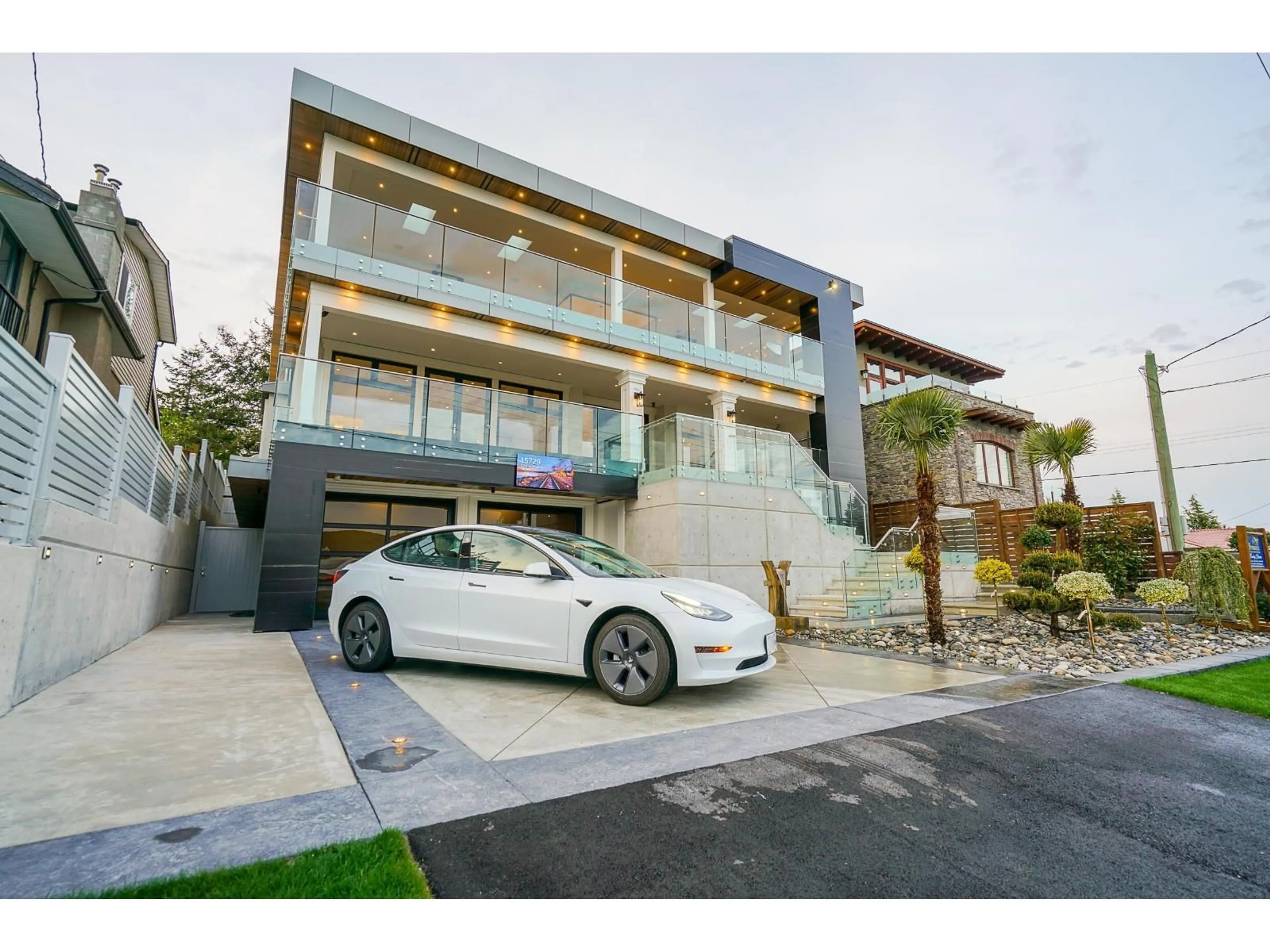 Unknown for 15729 CLIFF AVENUE, White Rock British Columbia V4B1W3