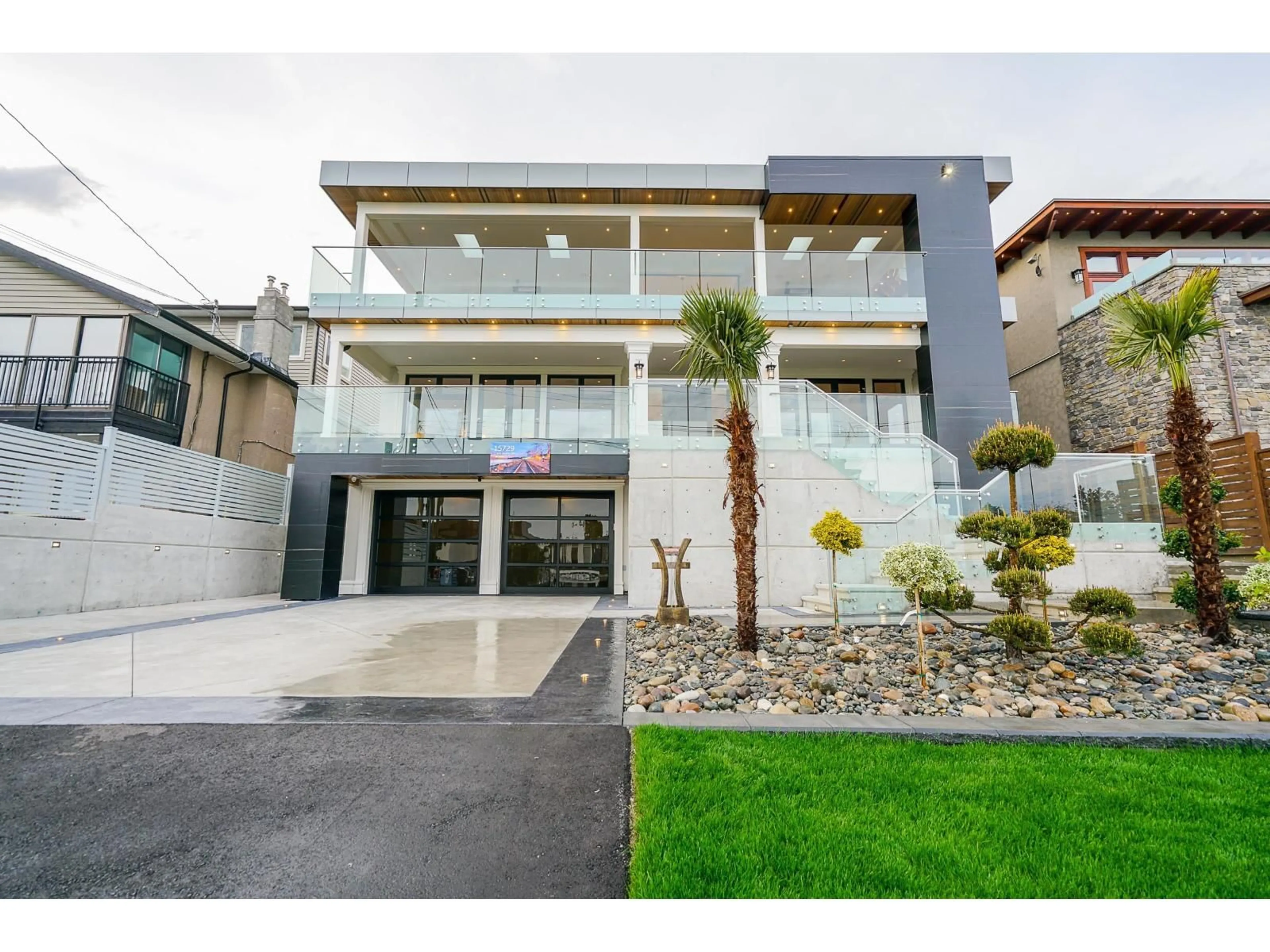 Unknown for 15729 CLIFF AVENUE, White Rock British Columbia V4B1W3