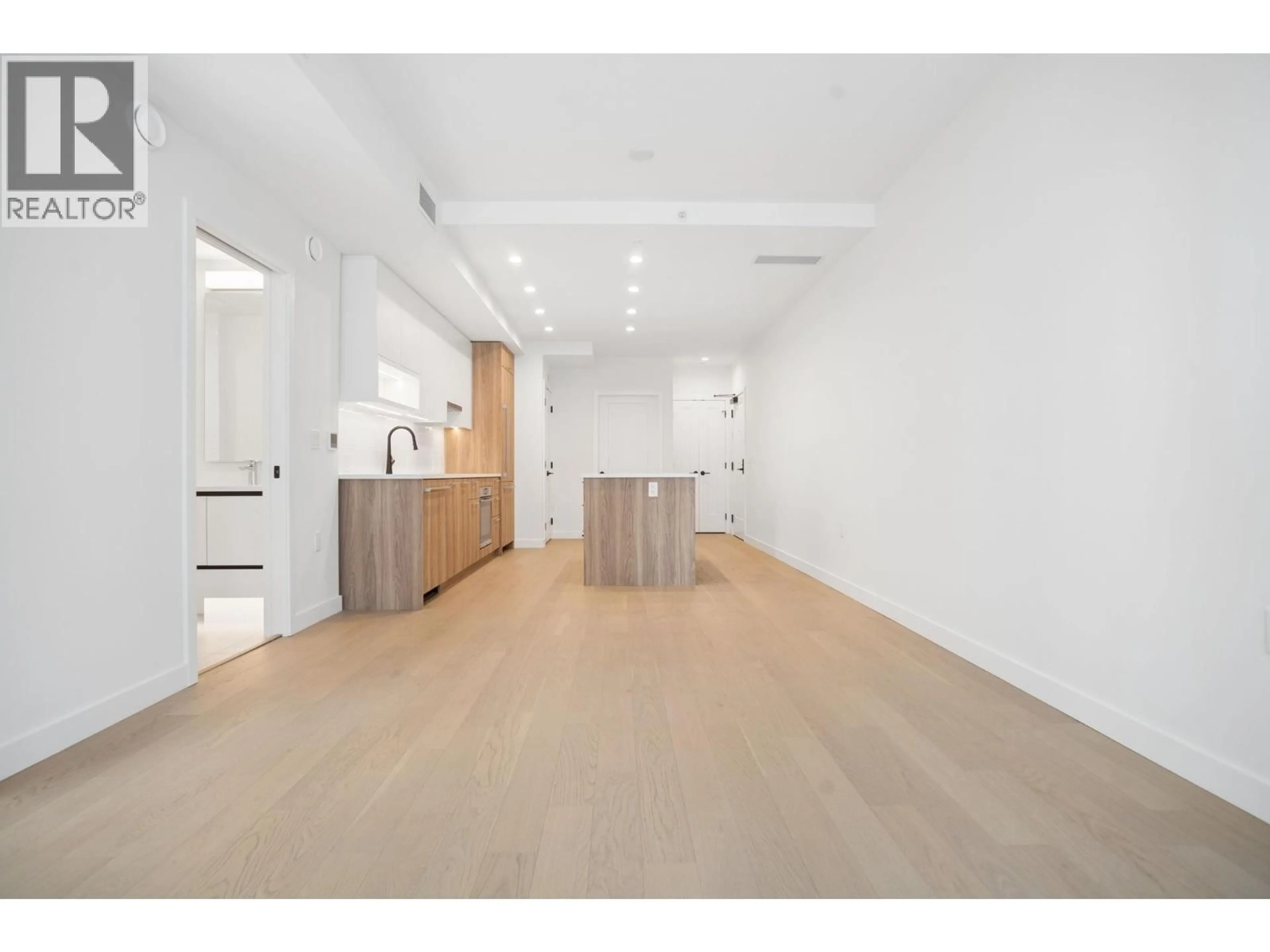 Unknown for 304 - 8398 OAK STREET, Vancouver British Columbia V6P0L9
