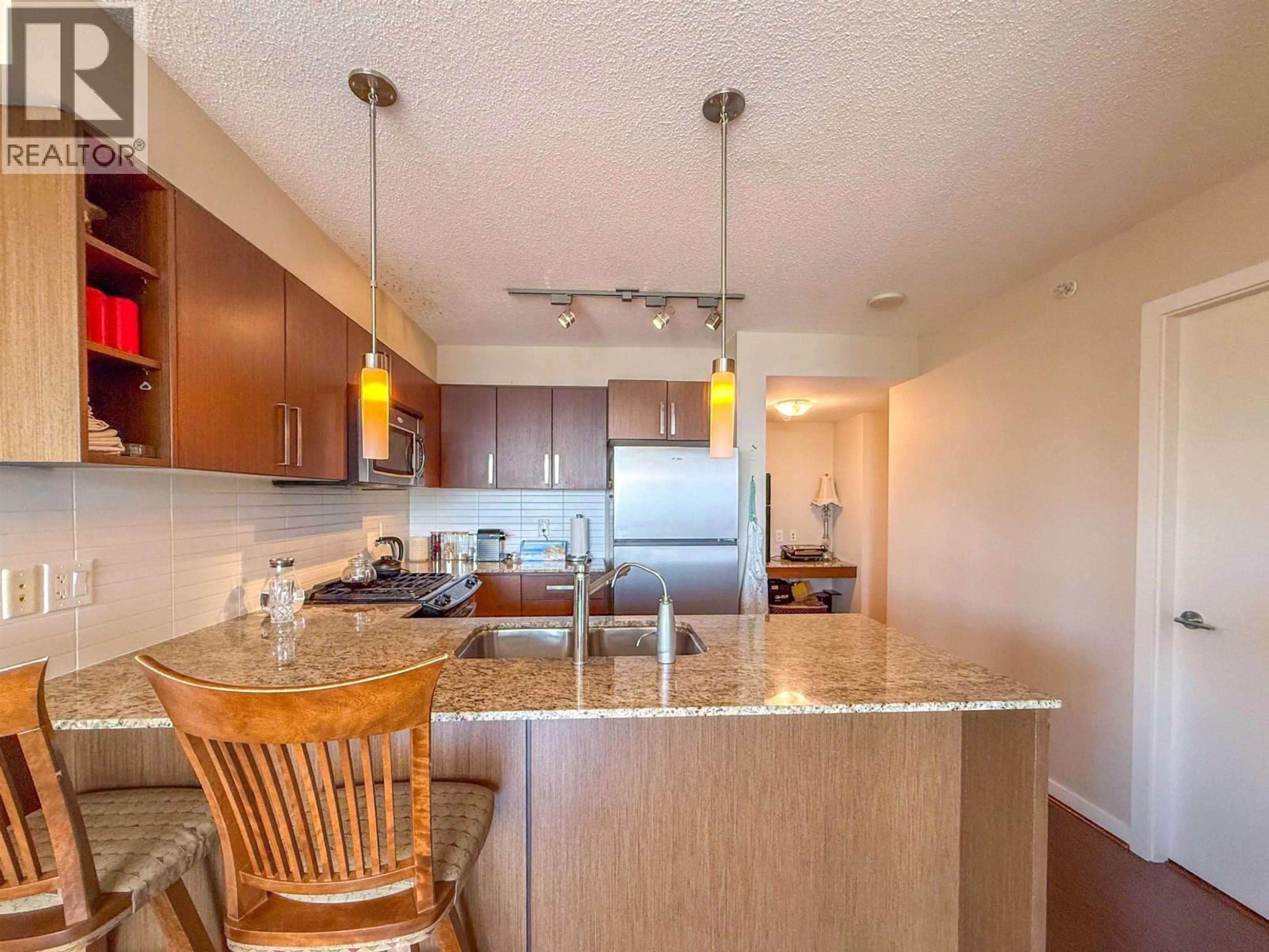 Standard kitchen, unknown for 905 - 9868 CAMERON STREET, Burnaby British Columbia V3J0A5