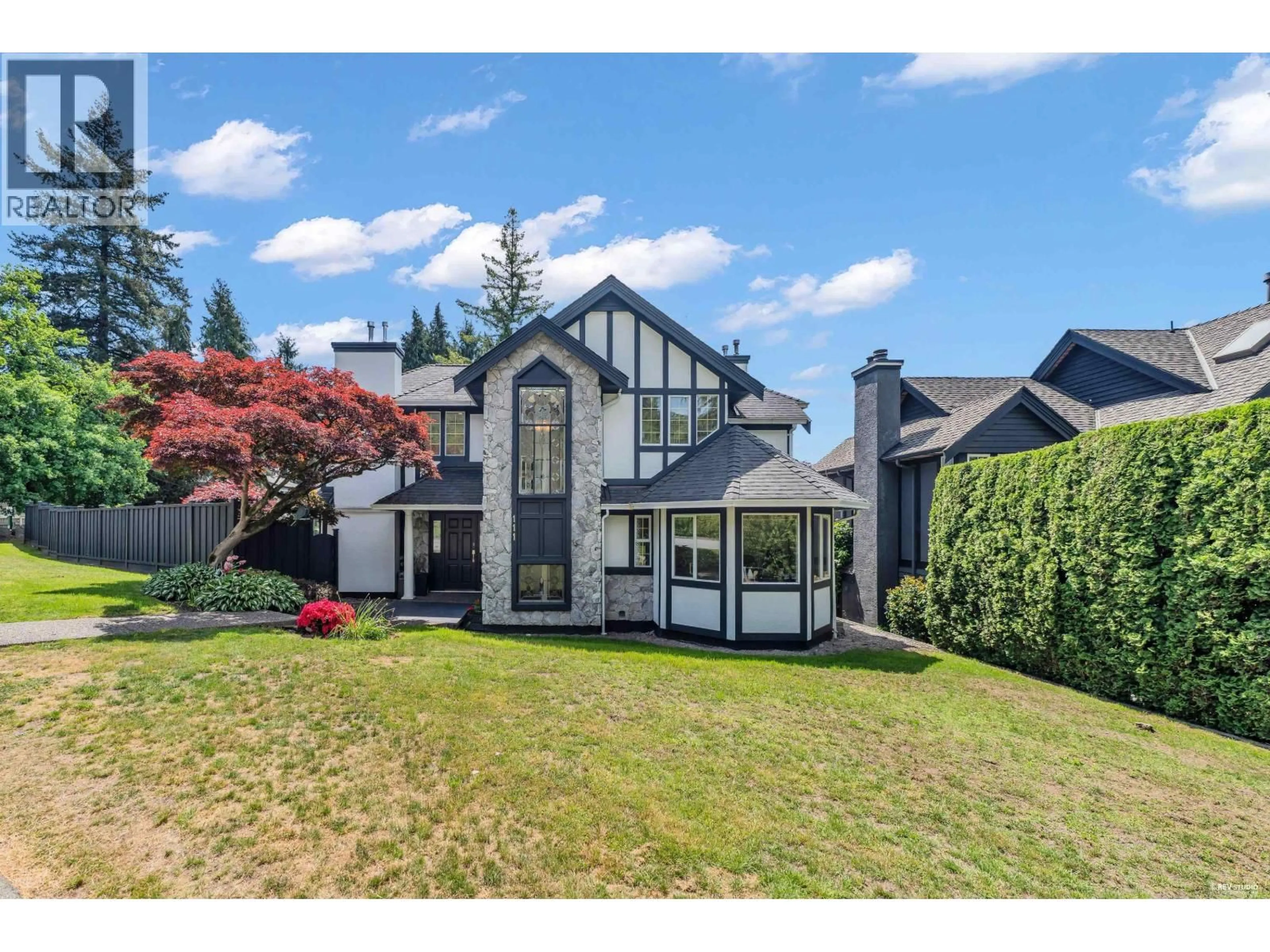 Home with vinyl exterior material, mountain view for 111 SANDRINGHAM CRESCENT, North Vancouver British Columbia V7N4E9