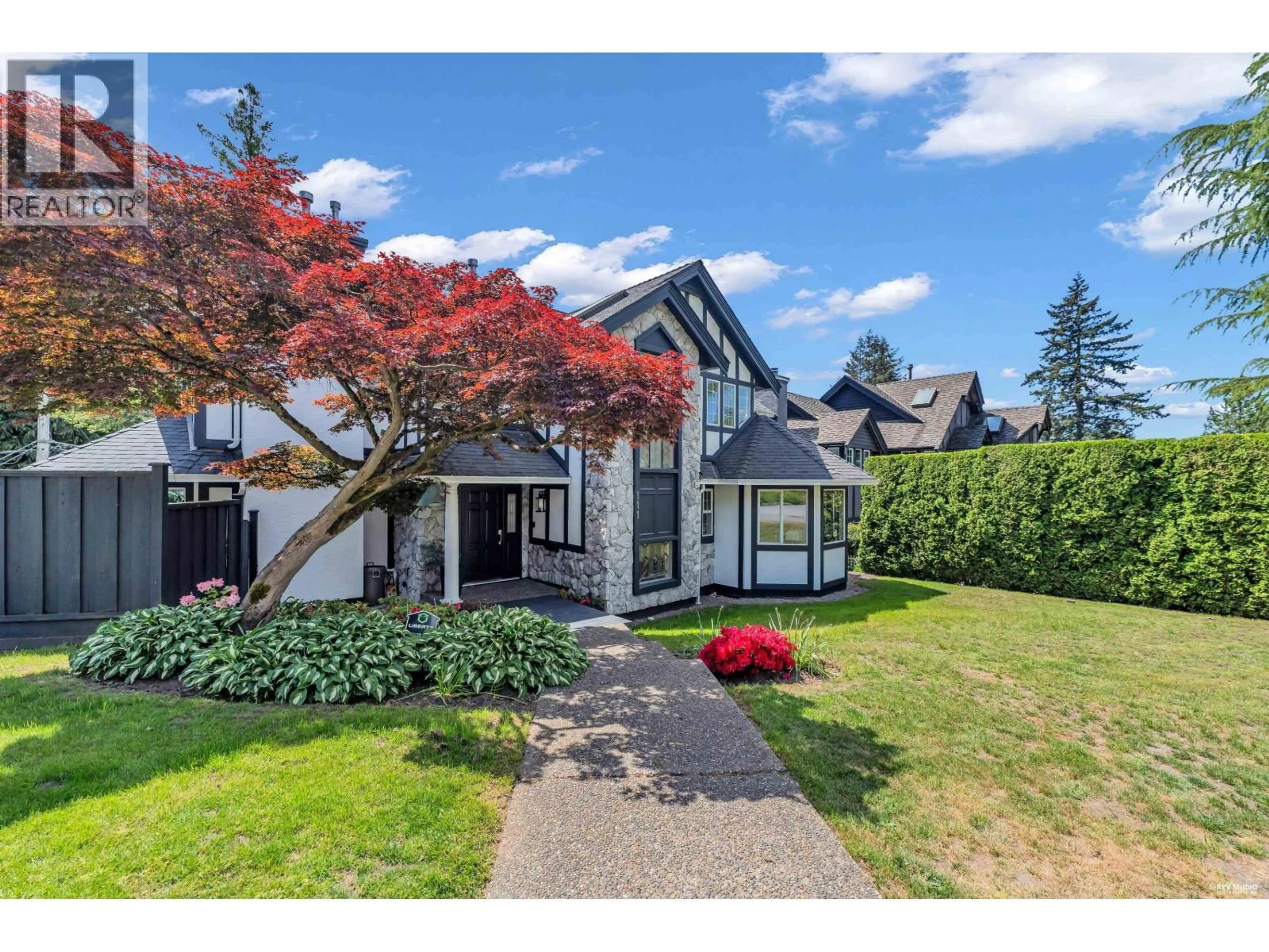 Unknown for 111 SANDRINGHAM CRESCENT, North Vancouver British Columbia V7N4E9