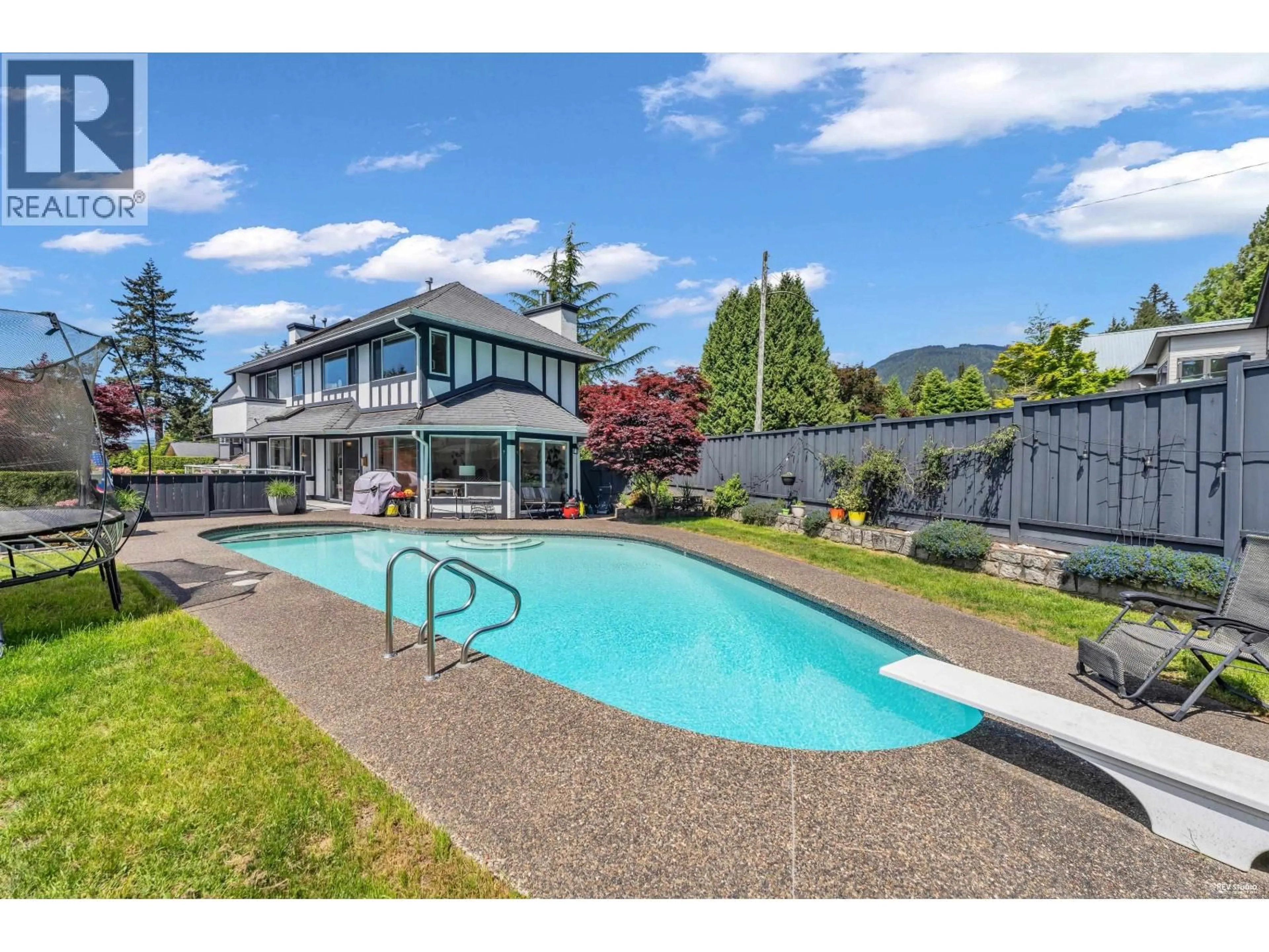 Unknown for 111 SANDRINGHAM CRESCENT, North Vancouver British Columbia V7N4E9
