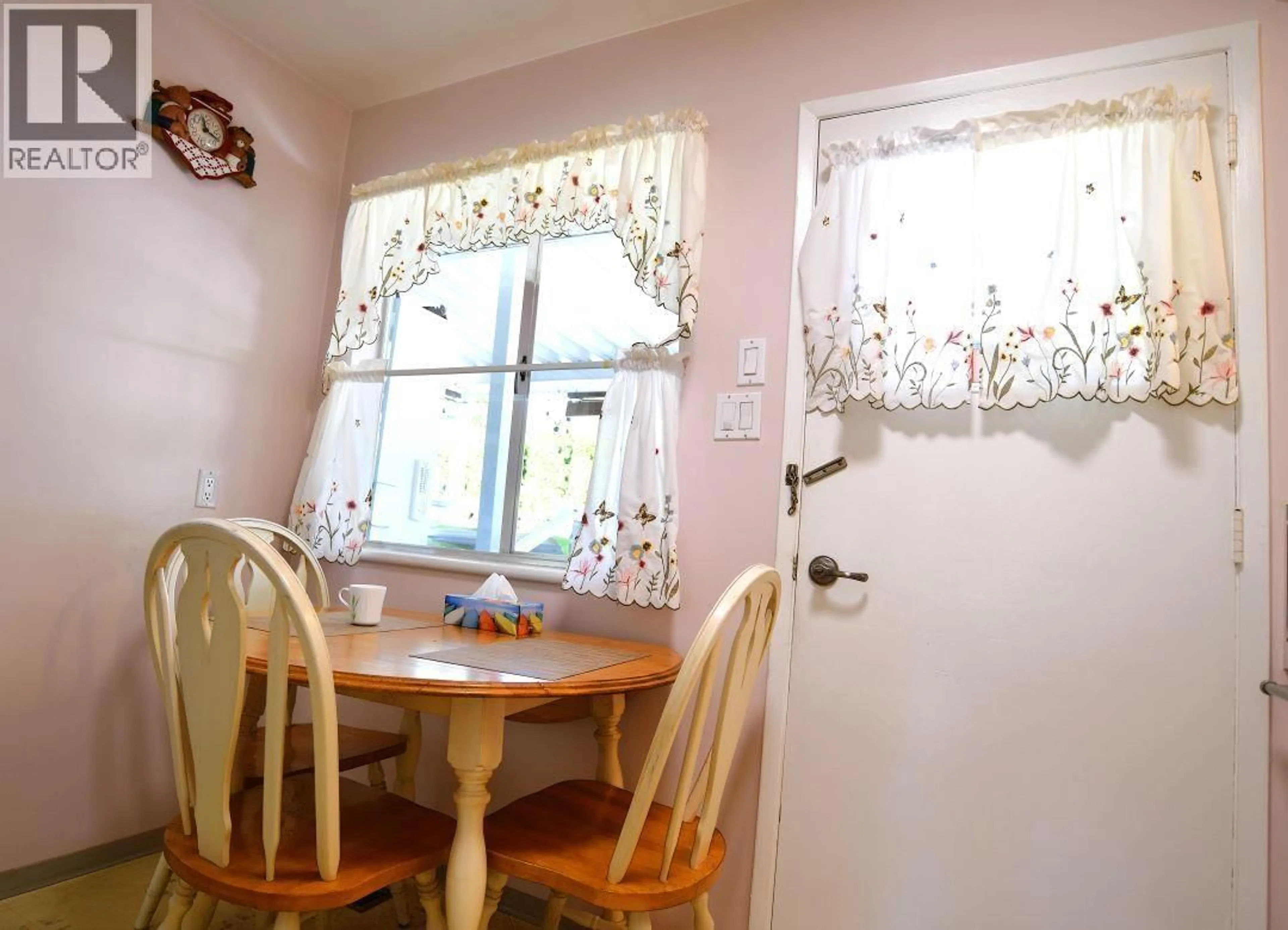 Dining room, unknown for 3057 NOEL DRIVE, Burnaby British Columbia V3J1J4