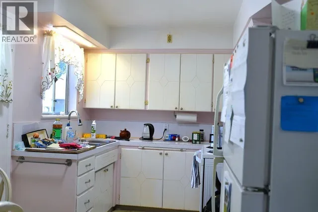 3057 NOEL DRIVE, Burnaby 5
