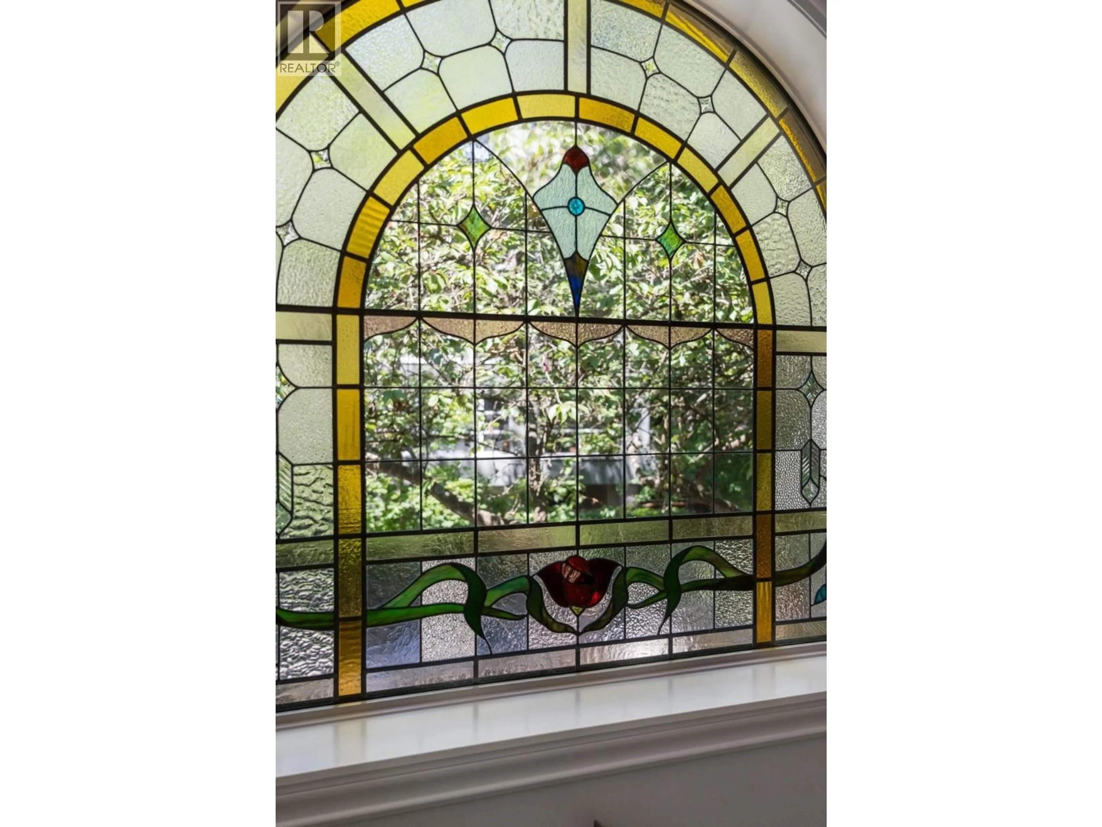 Indoor foyer for 980 BIDWELL STREET, Vancouver British Columbia V6G1M3