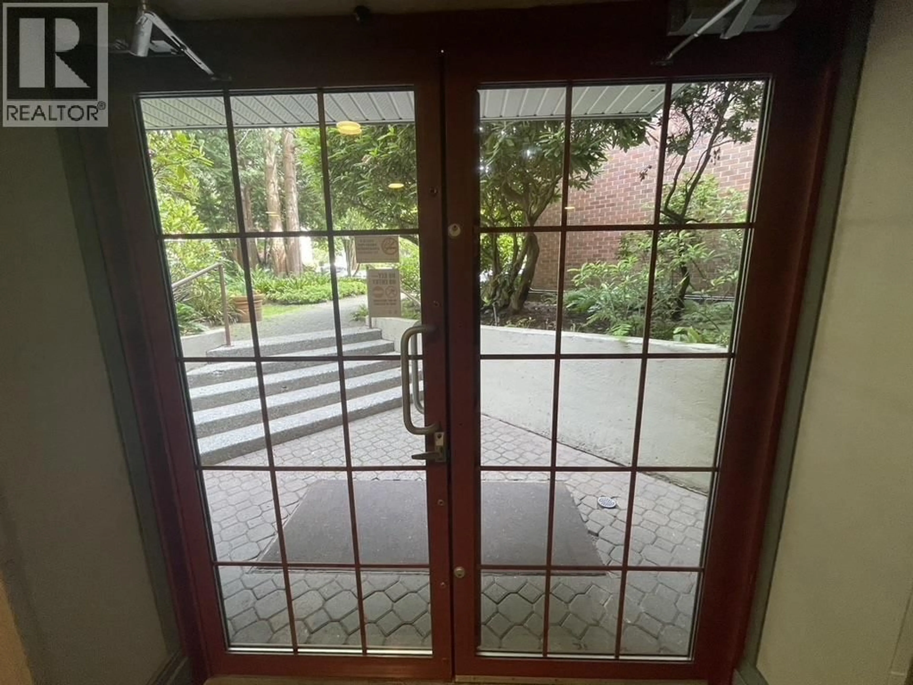 Indoor foyer for 322 - 7531 MINORU BOULEVARD, Richmond British Columbia V6Y1Z3