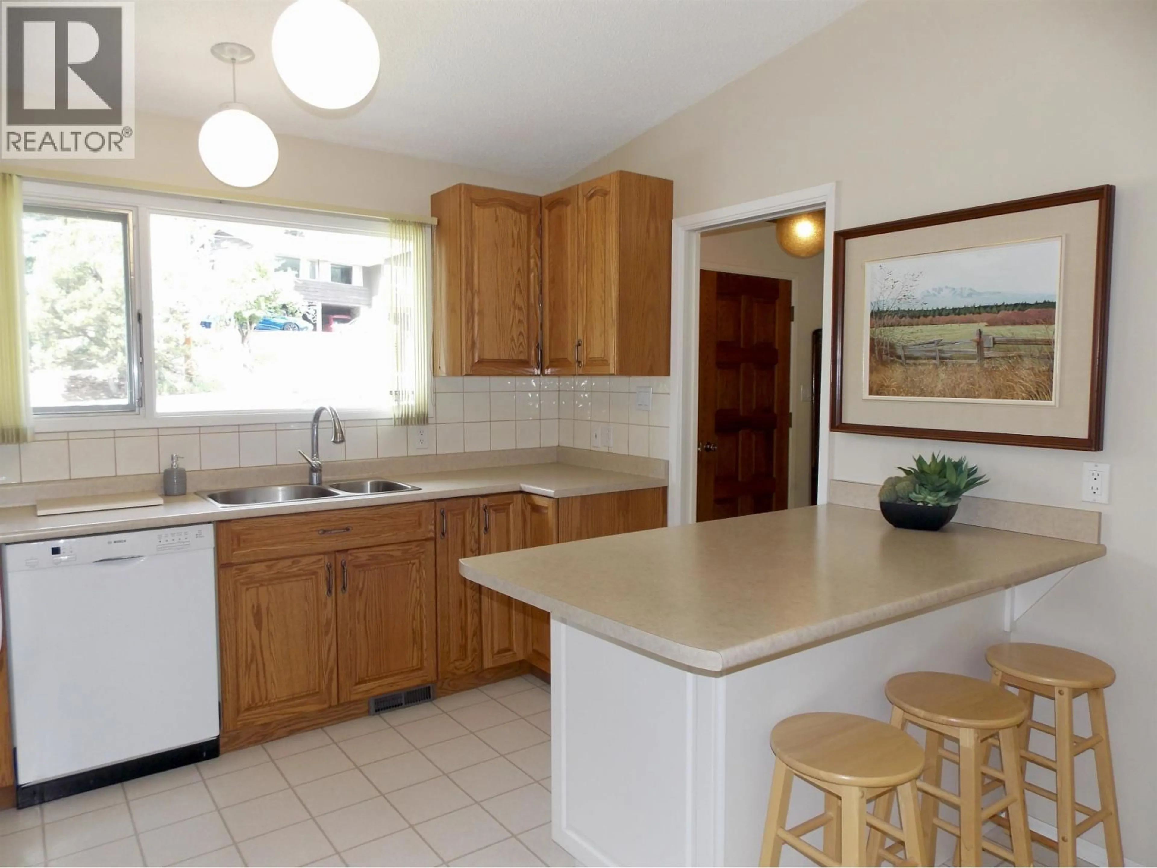 Standard kitchen, ceramic/tile floor for 611 GIBBON STREET, Williams Lake British Columbia V2G1V6