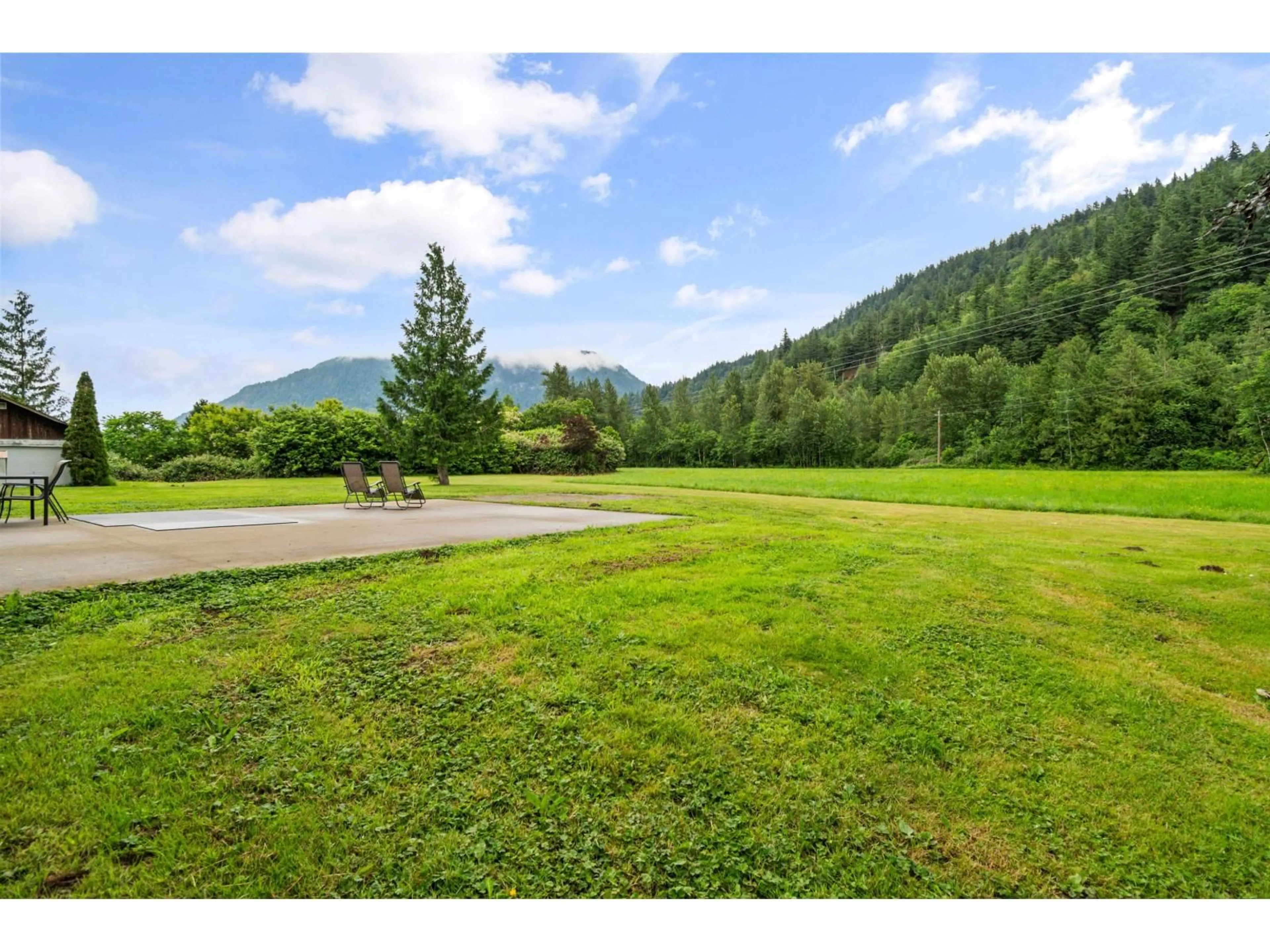 Patio, mountain view for 3510 HOT SPRINGS ROAD, Agassiz British Columbia V0M1A3