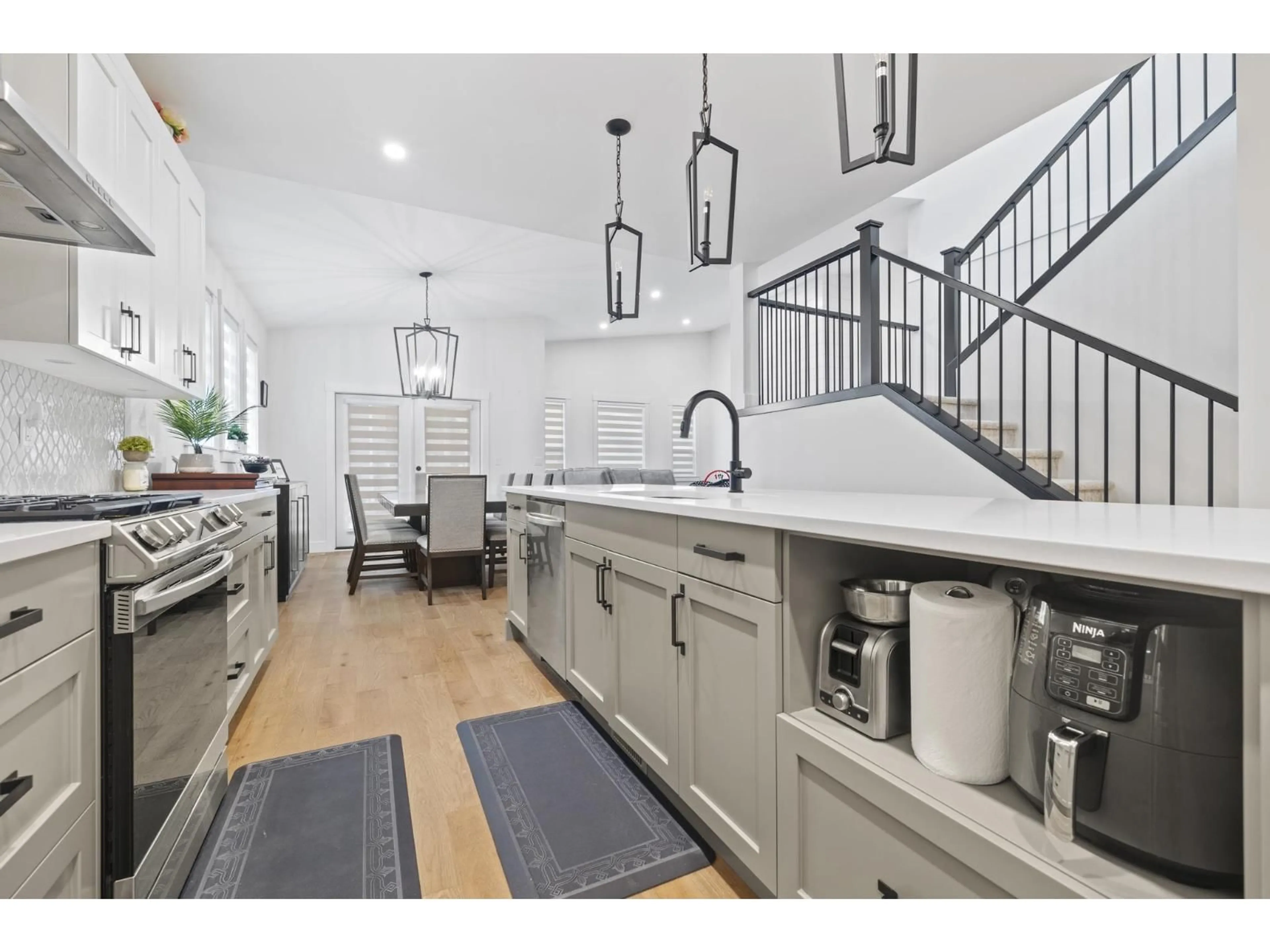 Open concept kitchen, ceramic/tile floor for 50986 SOPHIE CRESCENT, Chilliwack British Columbia V4Z0C1