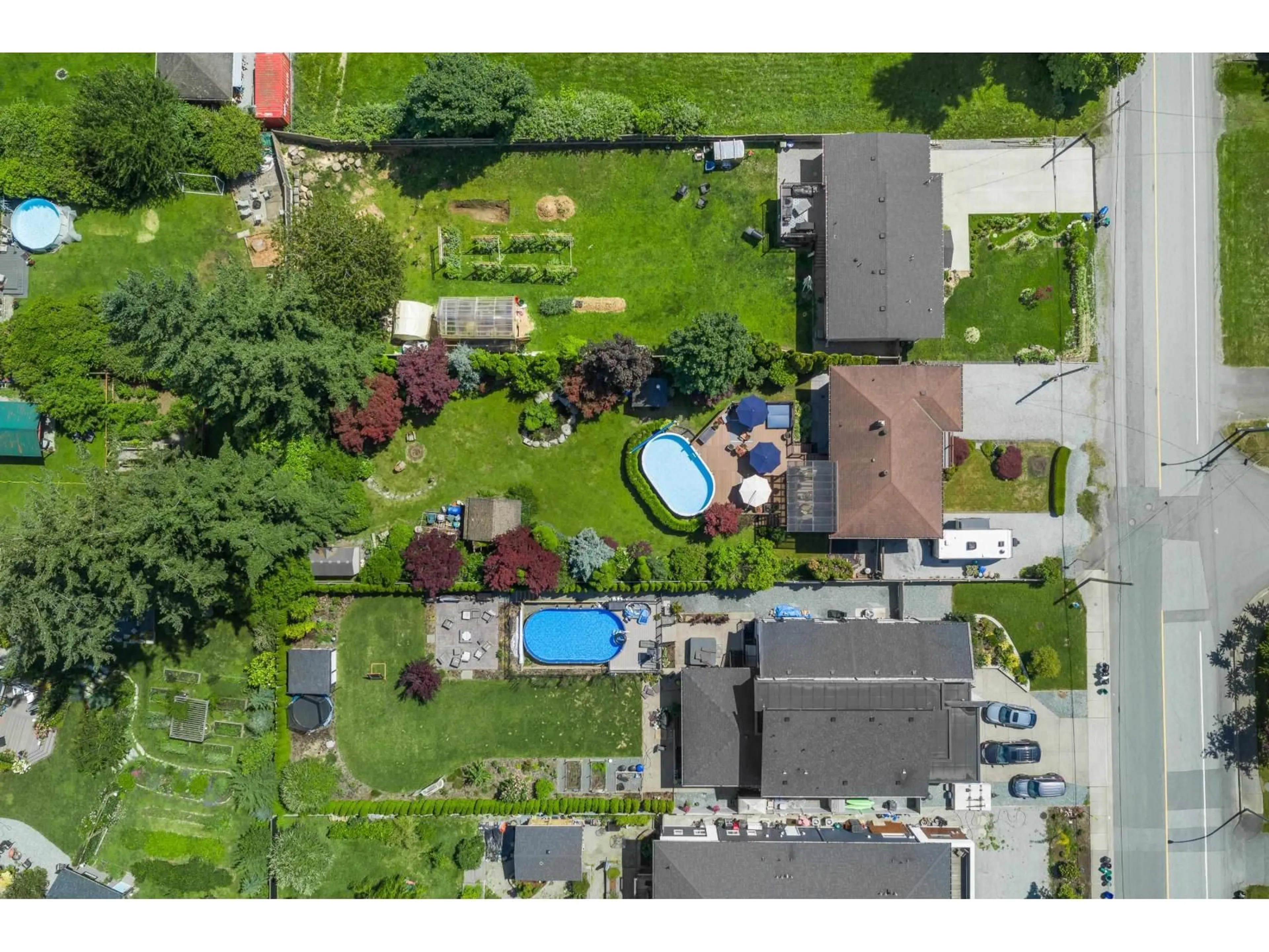 A pic from outside/outdoor area/front of a property/back of a property/a pic from drone, street for 34921 DEWDNEY TRUNK ROAD, Mission British Columbia V2V6S2