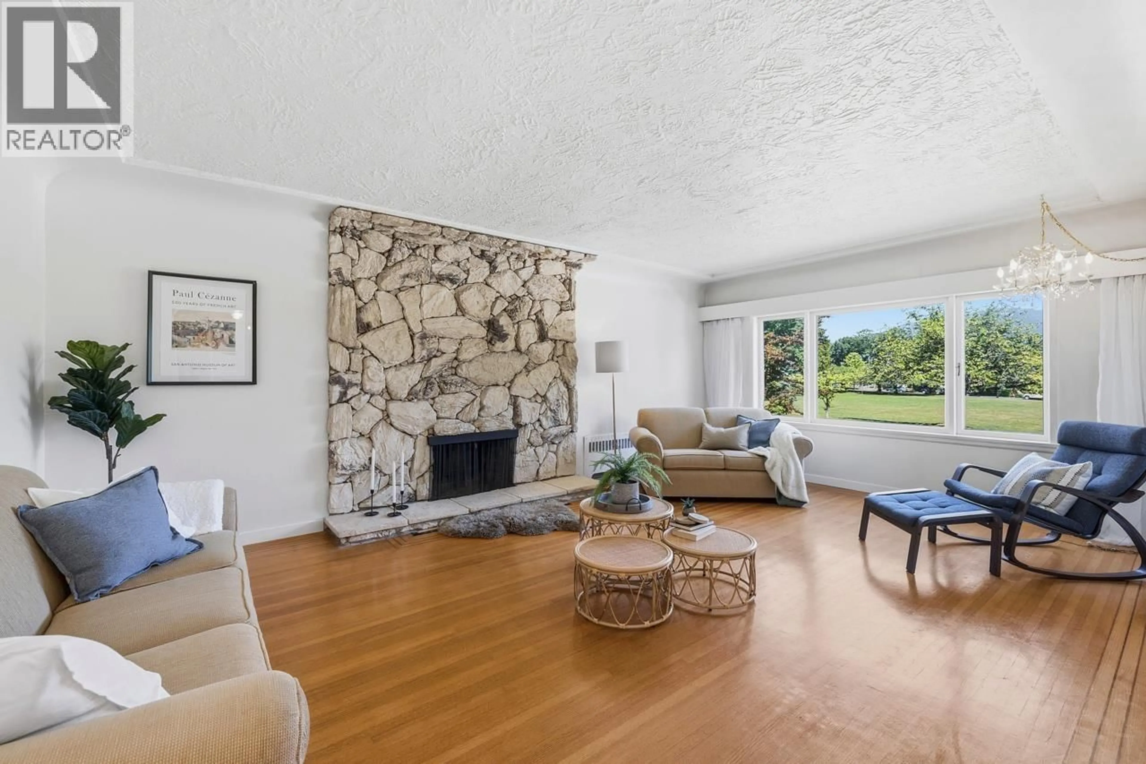 Living room with furniture, unknown for 2880 OXFORD STREET, Vancouver British Columbia V5K1N6